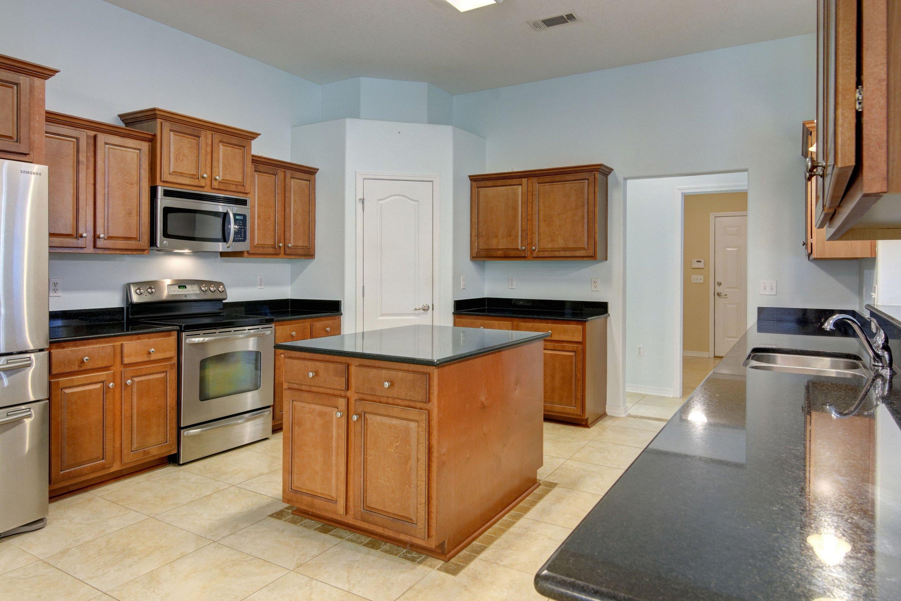 HOLLEY BY THE SEA - Residential