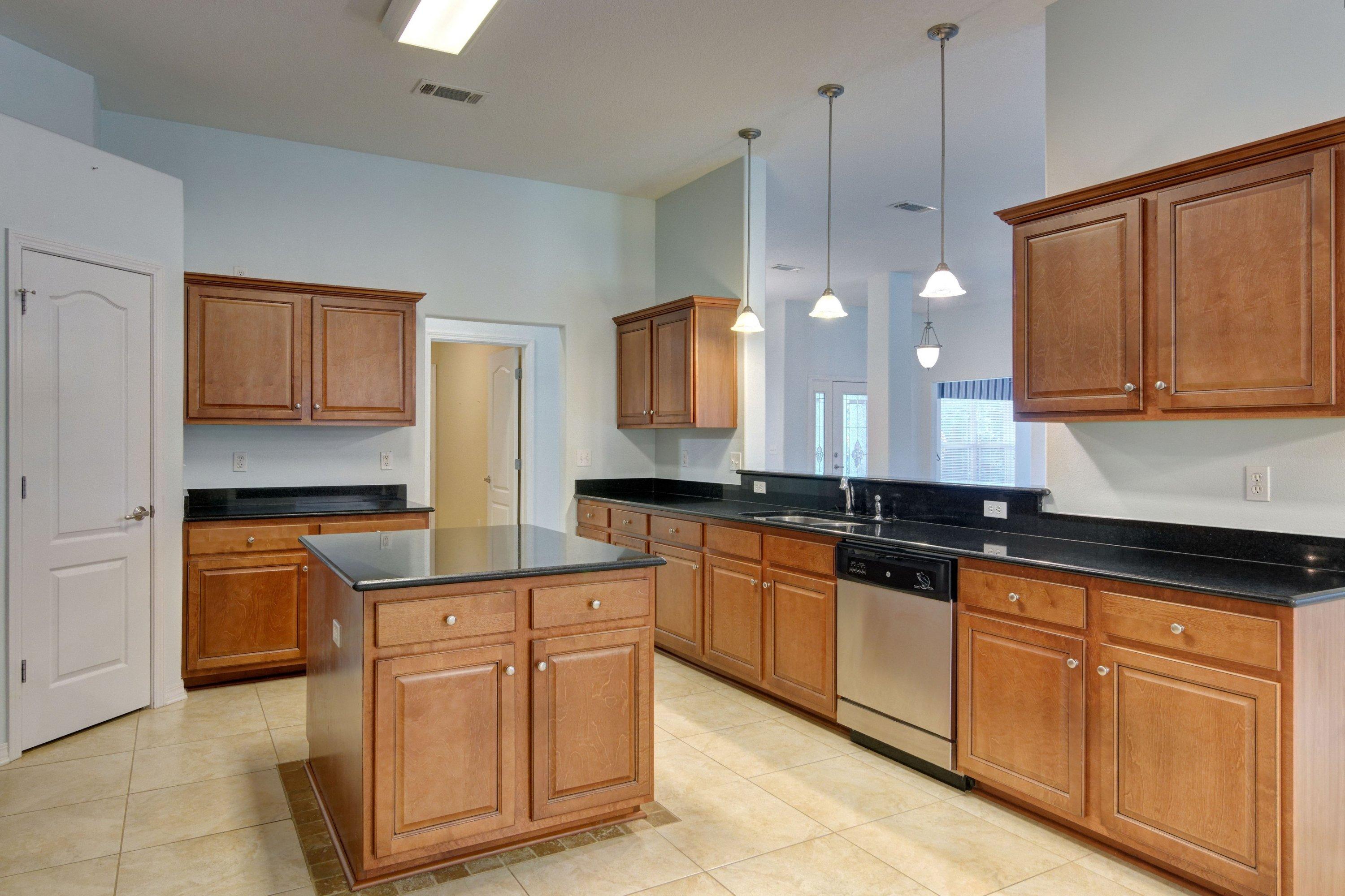 HOLLEY BY THE SEA - Residential