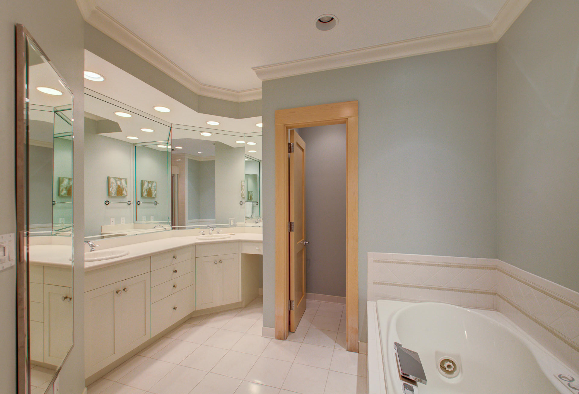 BELLE MER CONDOMINIUM - Residential