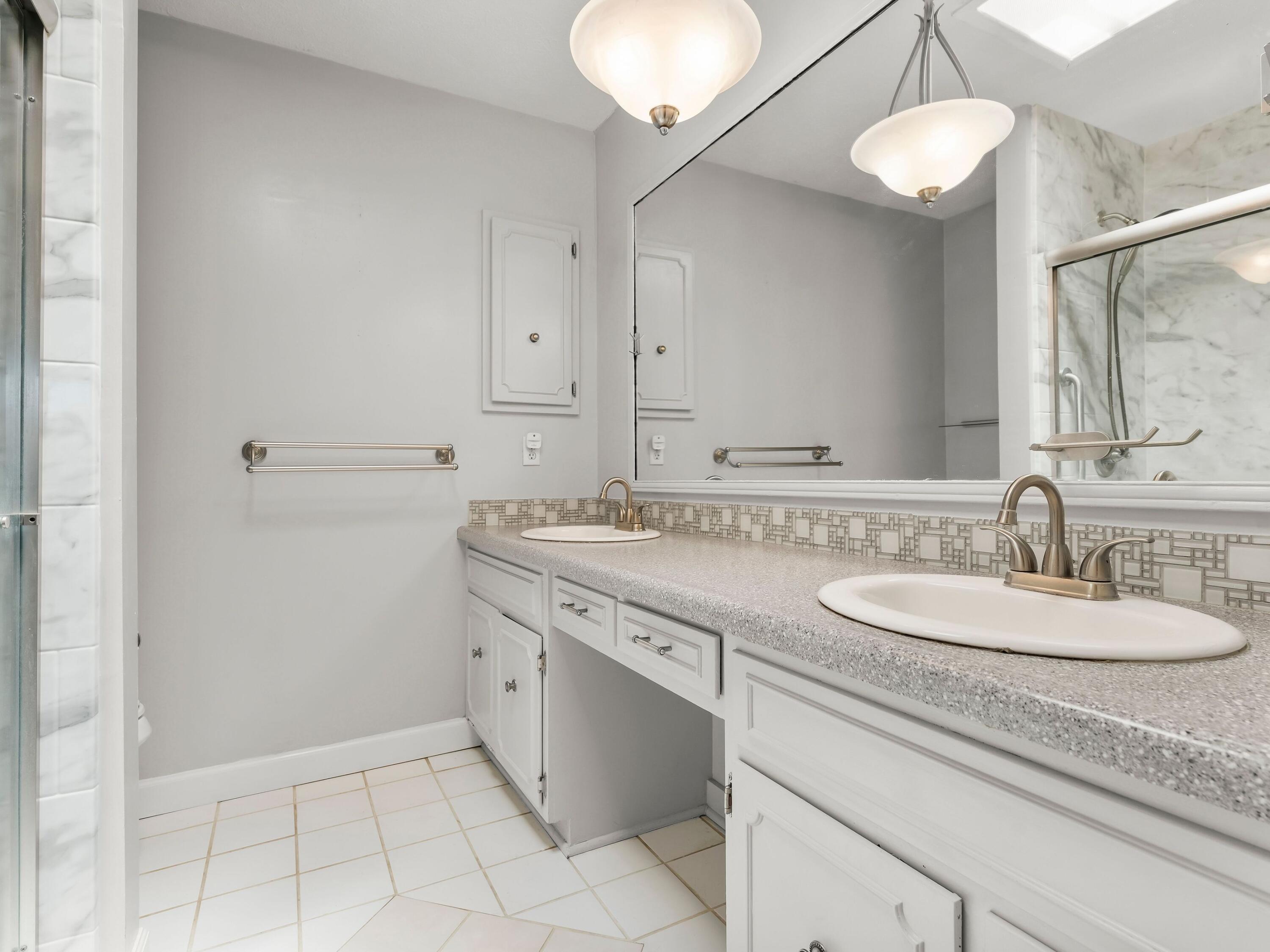 BAYWOOD SHORE ESTATES - Residential