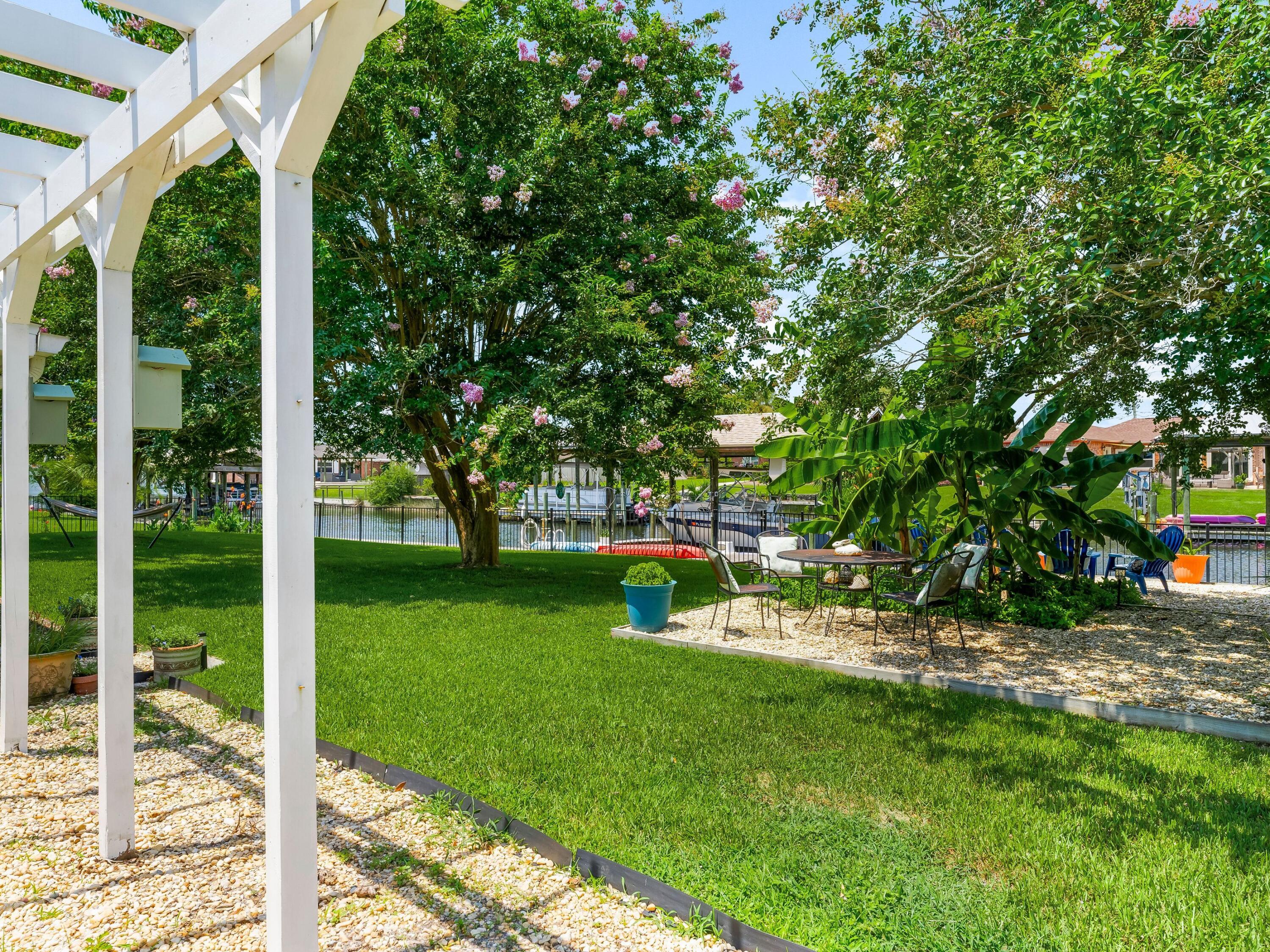 BAYWOOD SHORE ESTATES - Residential