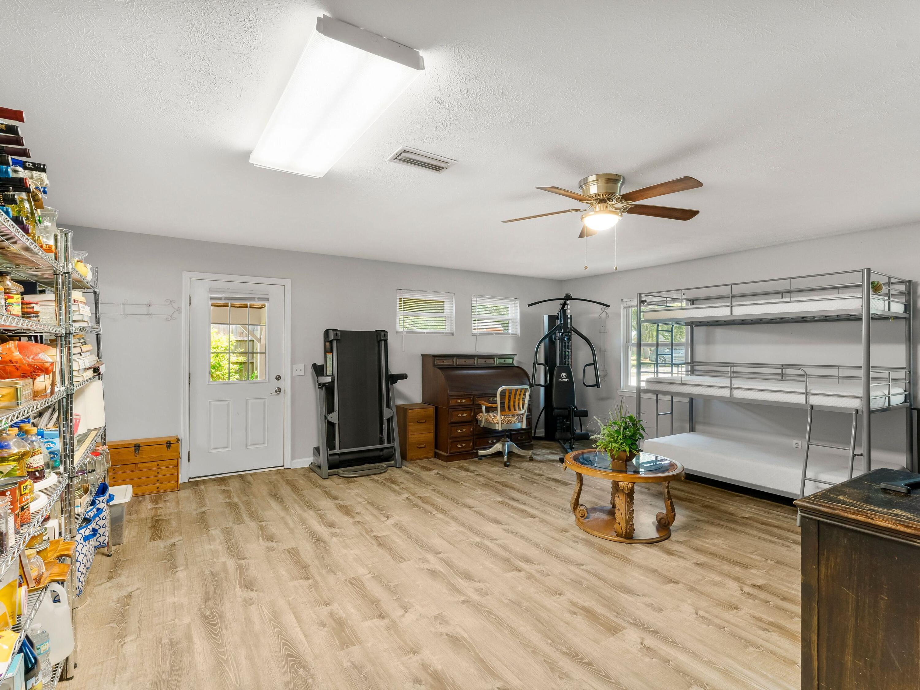 BAYWOOD SHORE ESTATES - Residential