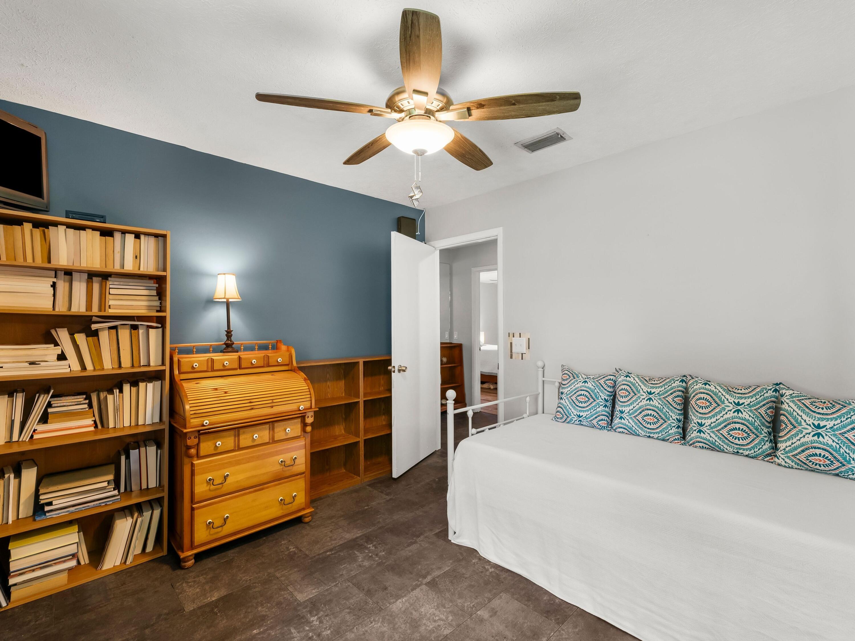 BAYWOOD SHORE ESTATES - Residential