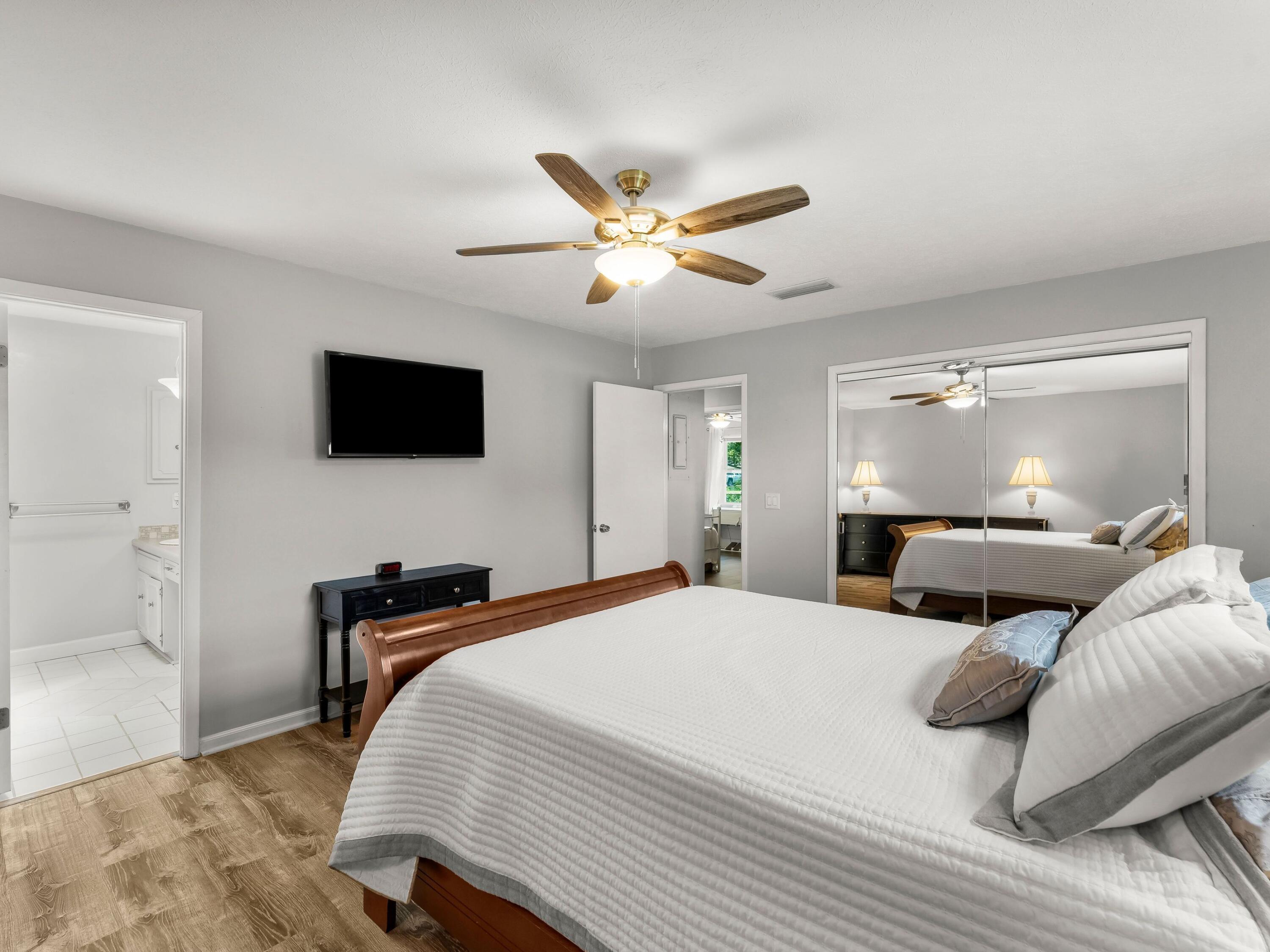 BAYWOOD SHORE ESTATES - Residential