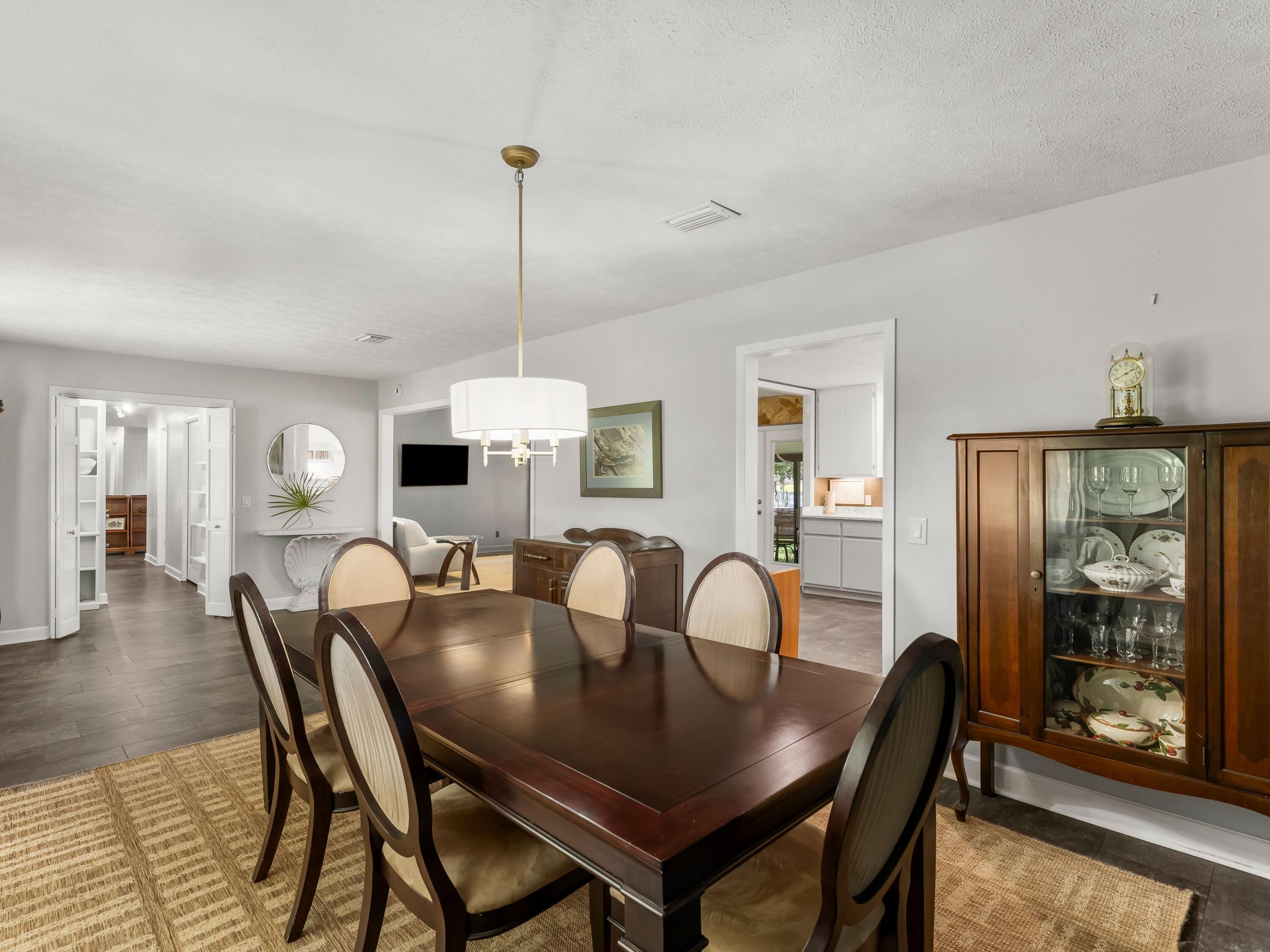 BAYWOOD SHORE ESTATES - Residential