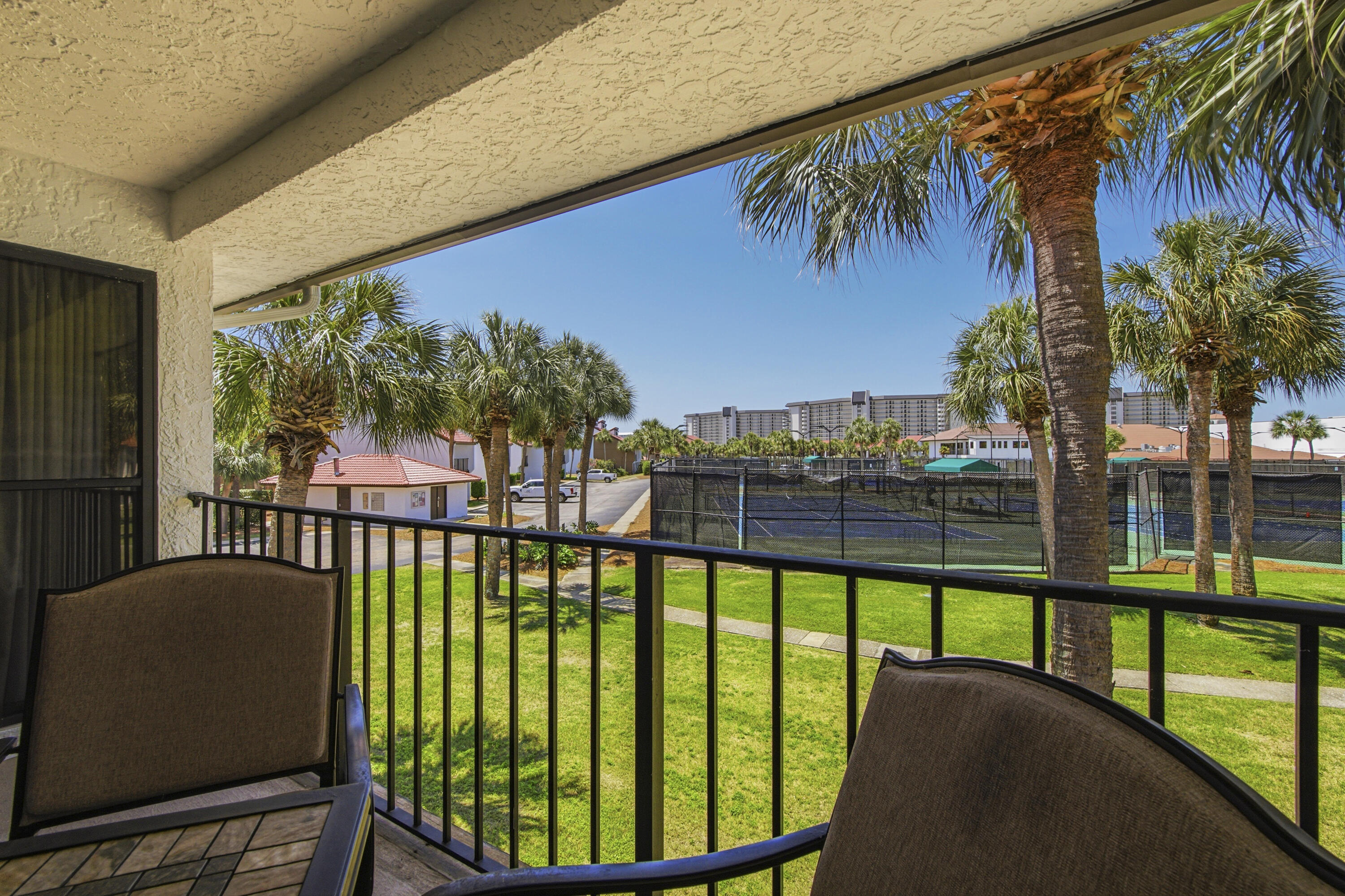RIVER OAKS - Residential