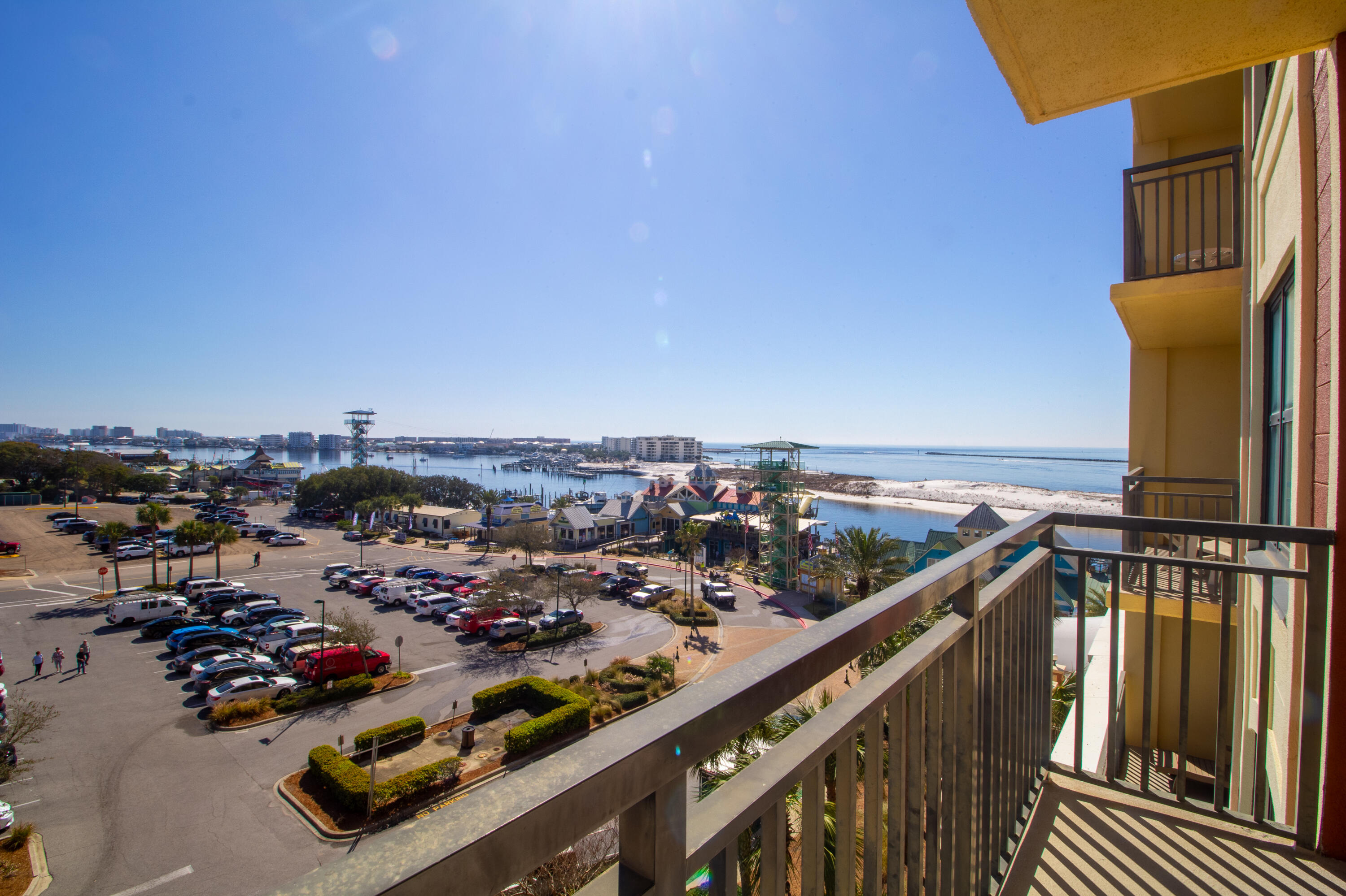 EMERALD GRANDE - Residential