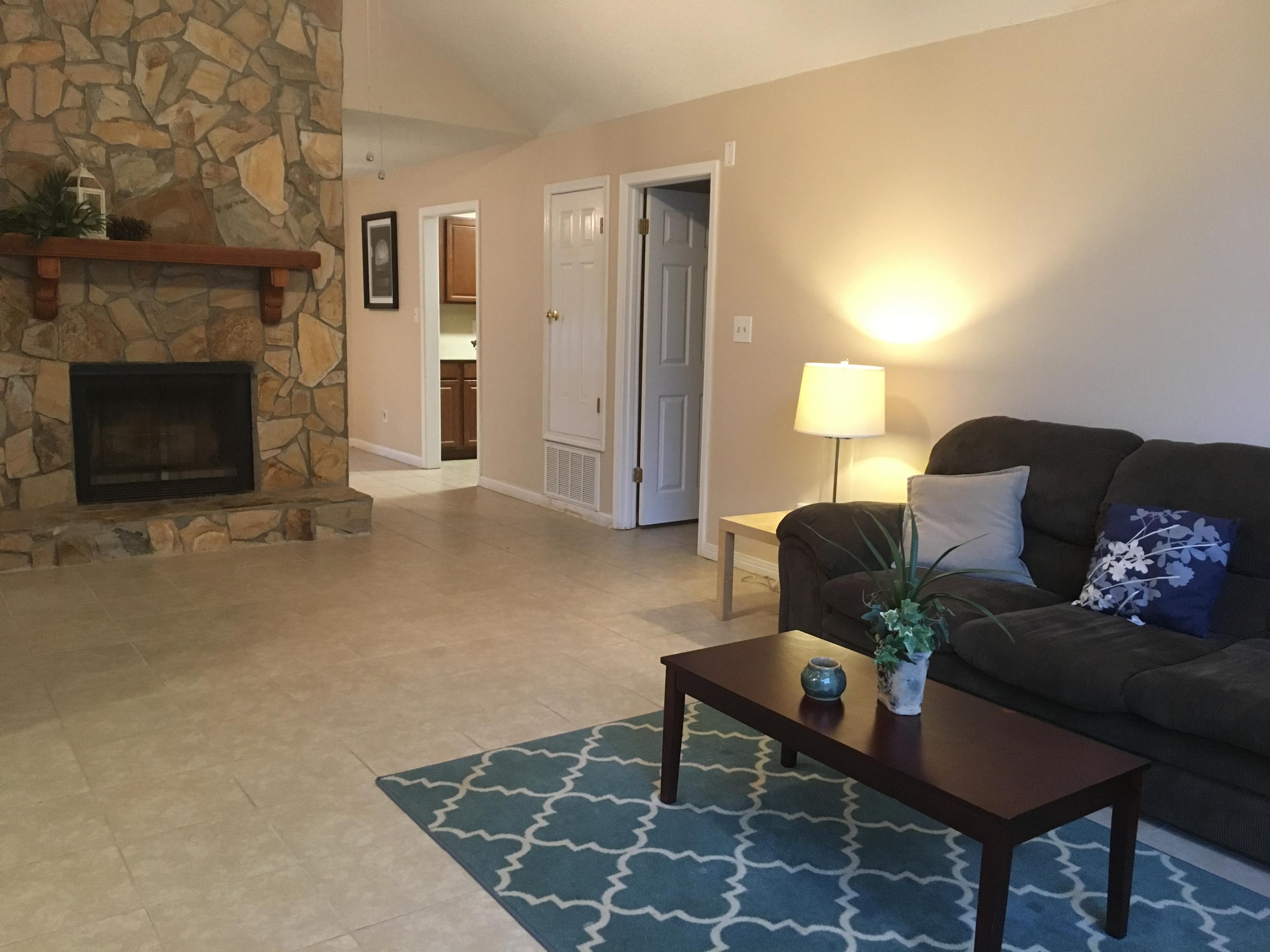 SMUGGLERS COVE - Residential
