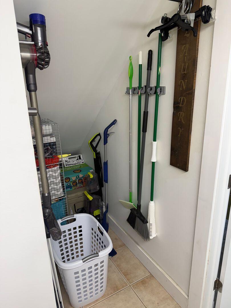 CANTERBURY WOODS - Residential Lease