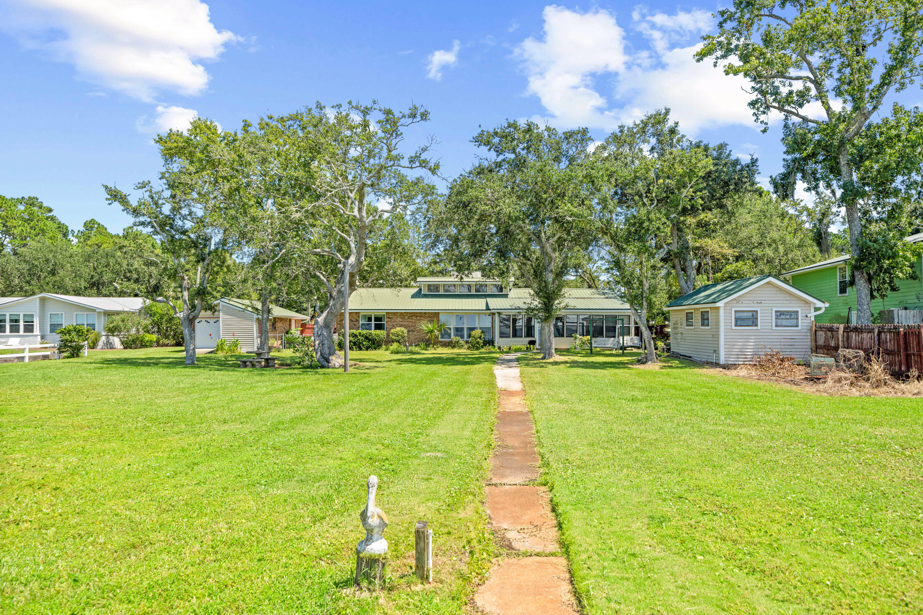 BAY GROVE - Residential