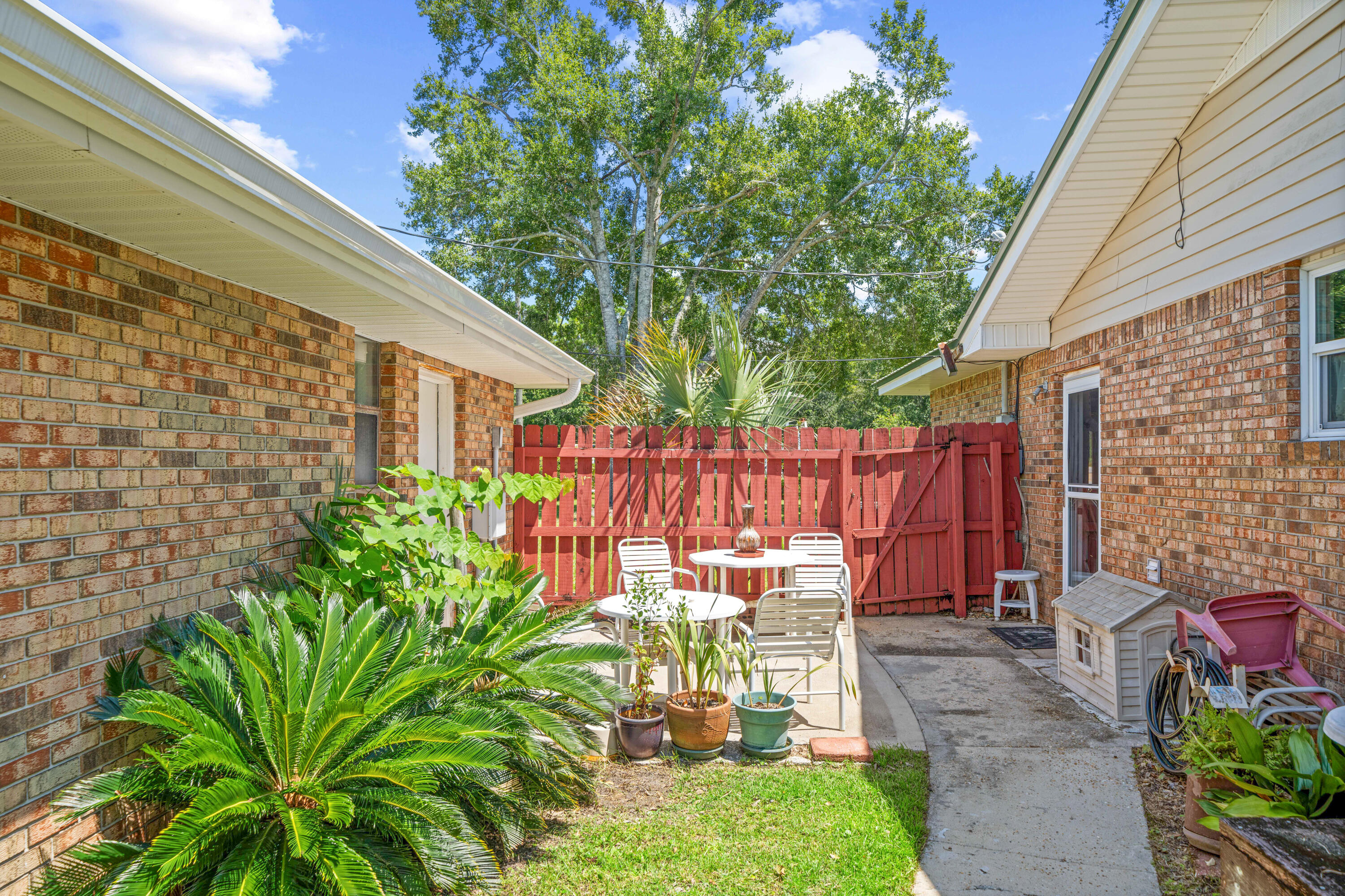 BAY GROVE - Residential