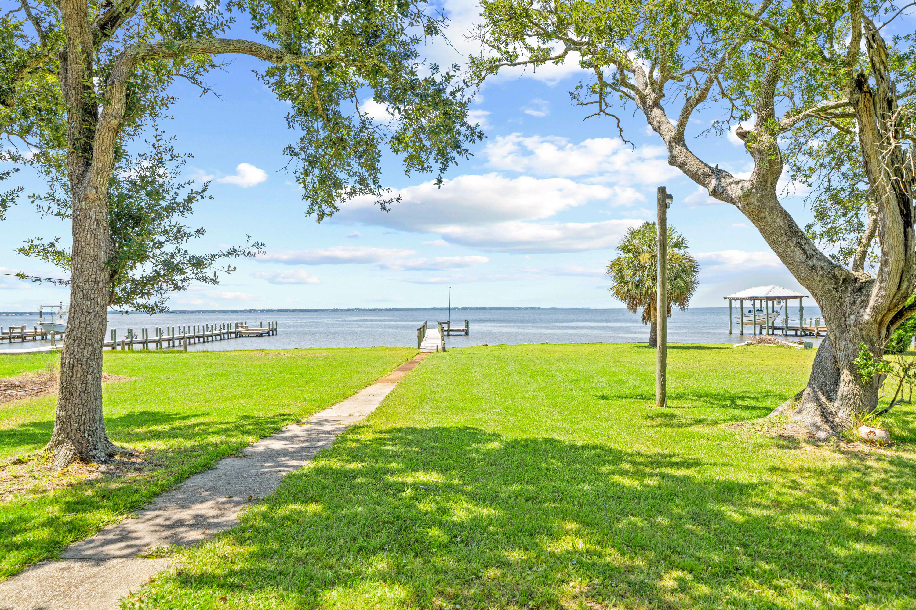 BAY GROVE - Residential