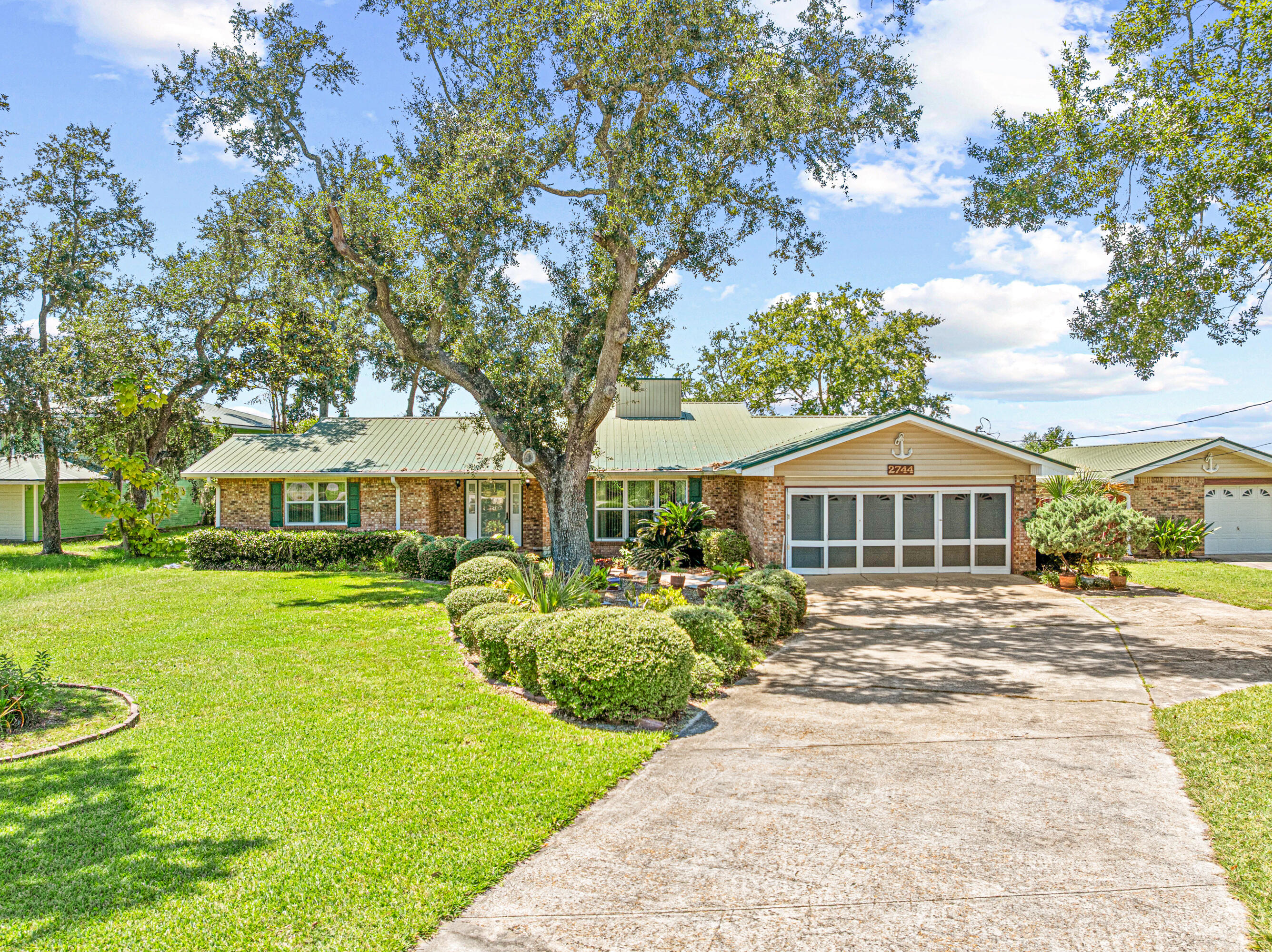 BAY GROVE - Residential