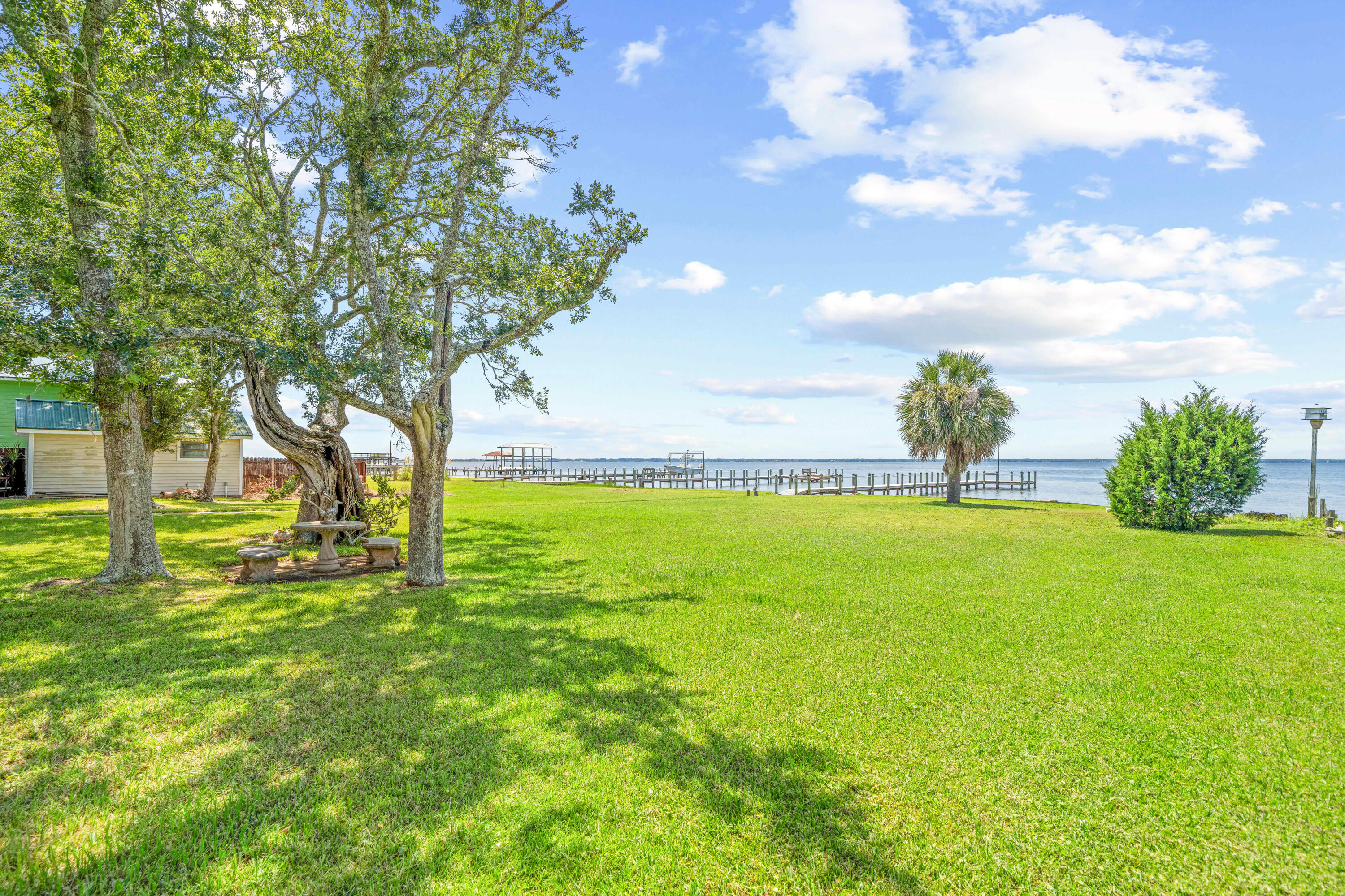 BAY GROVE - Residential