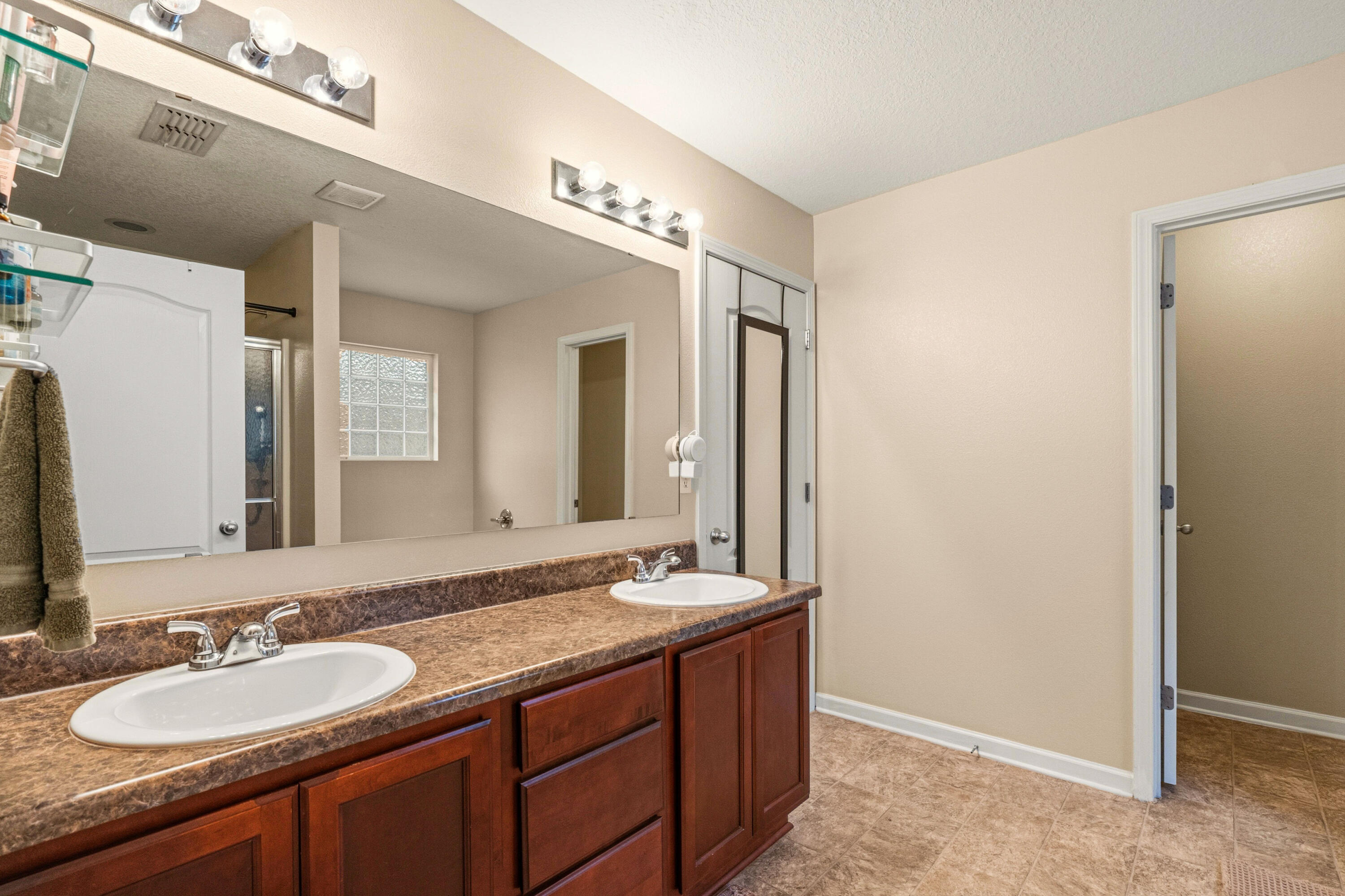 LOST CREEK - Residential