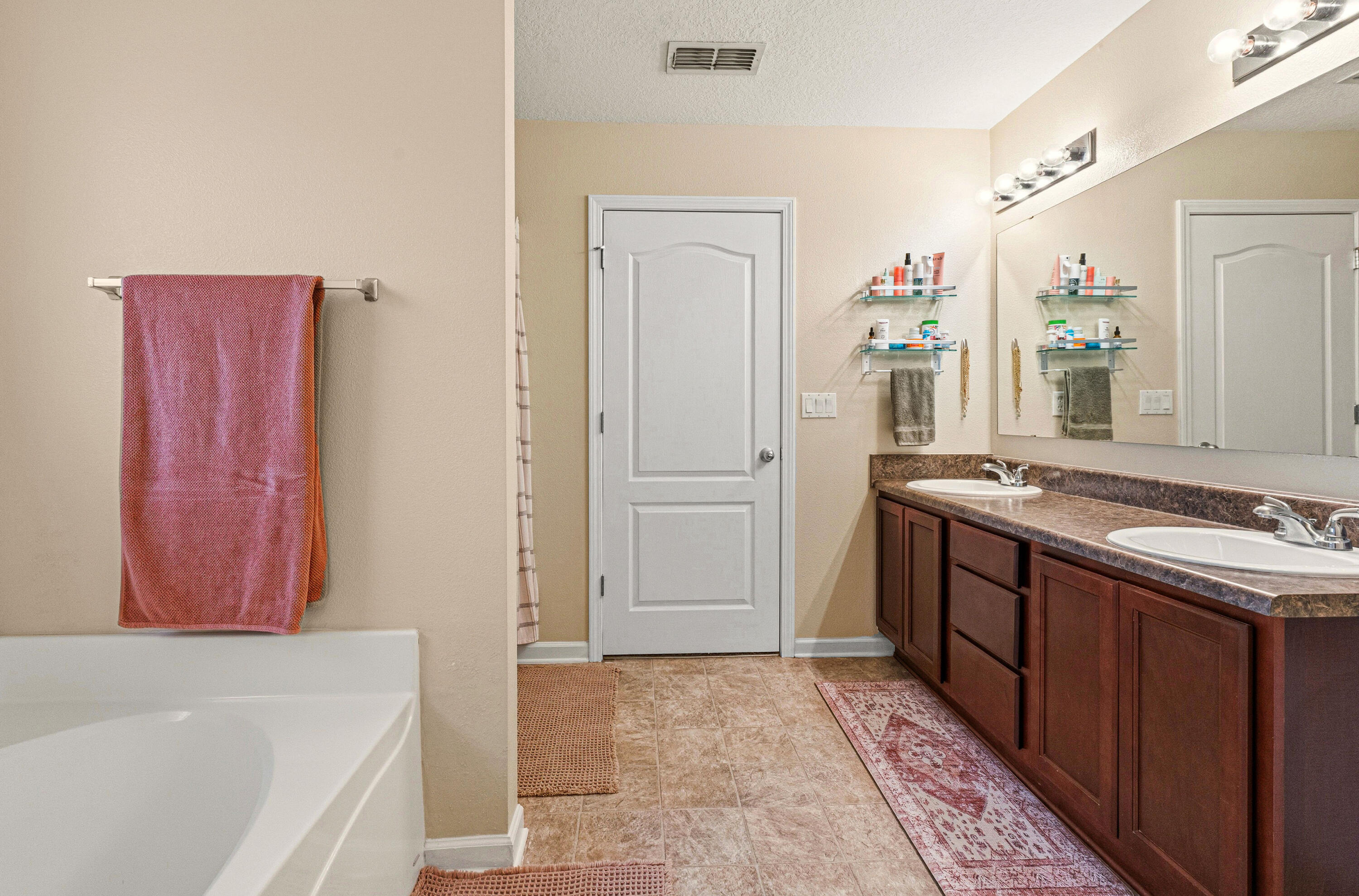 LOST CREEK - Residential