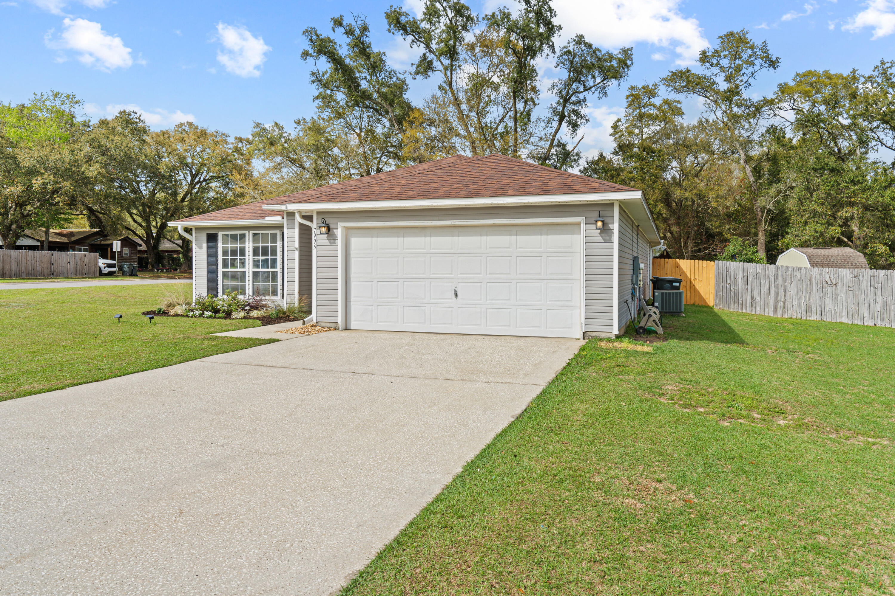 LOST CREEK - Residential