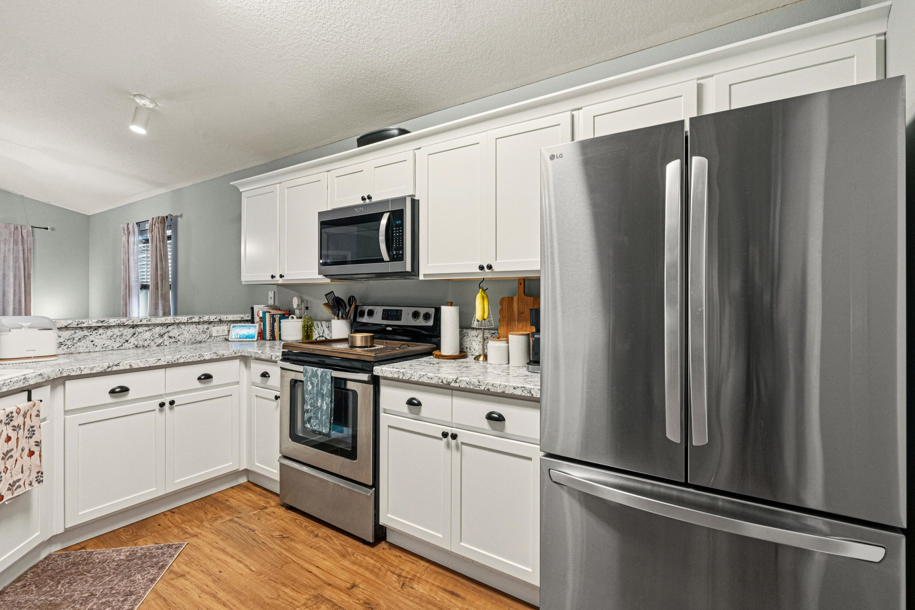 LOST CREEK - Residential