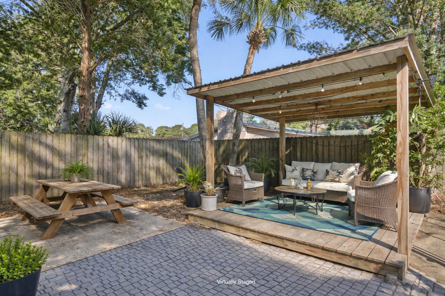 OAK TREE PARK - Residential