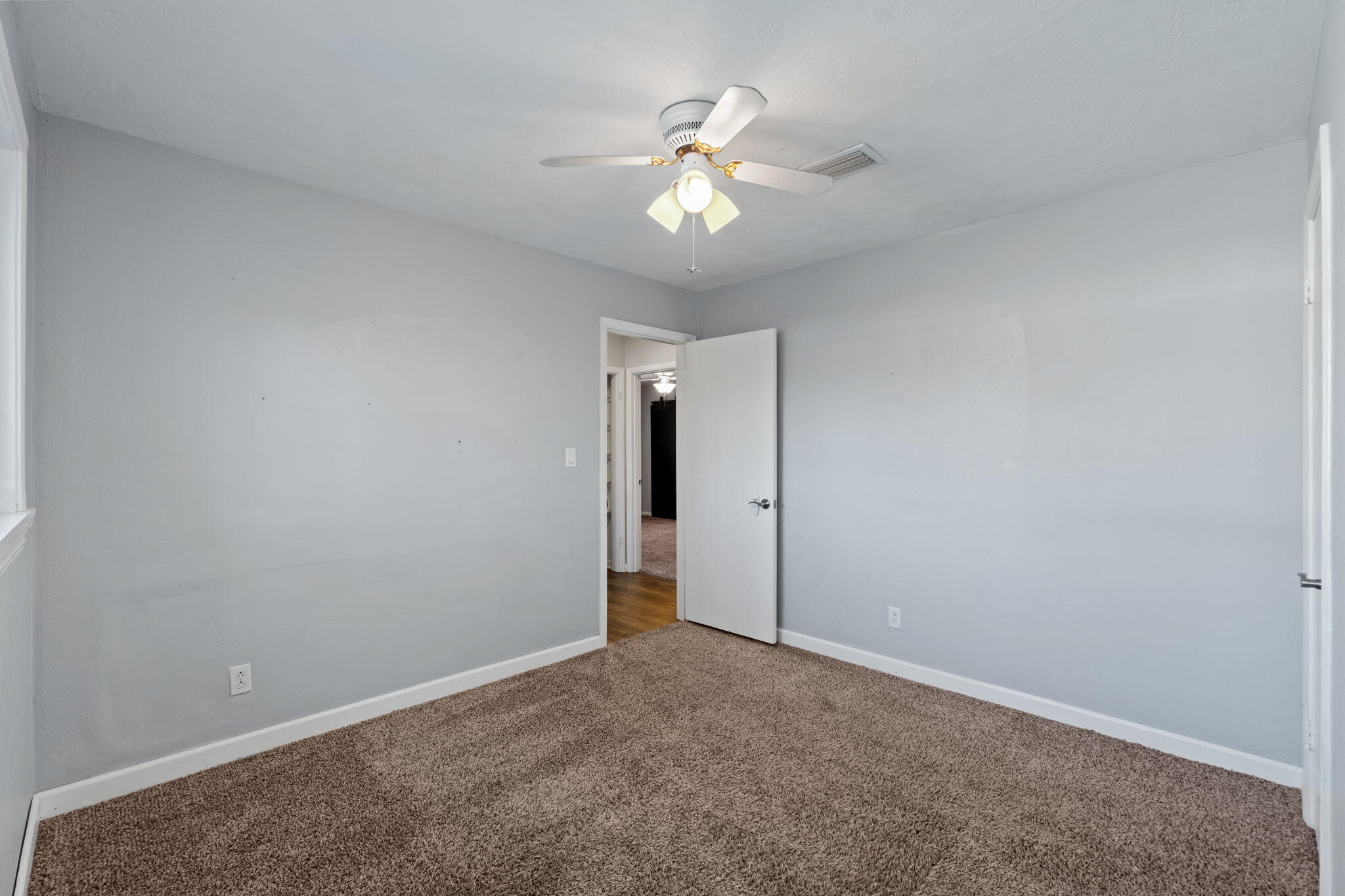 OAK TREE PARK - Residential