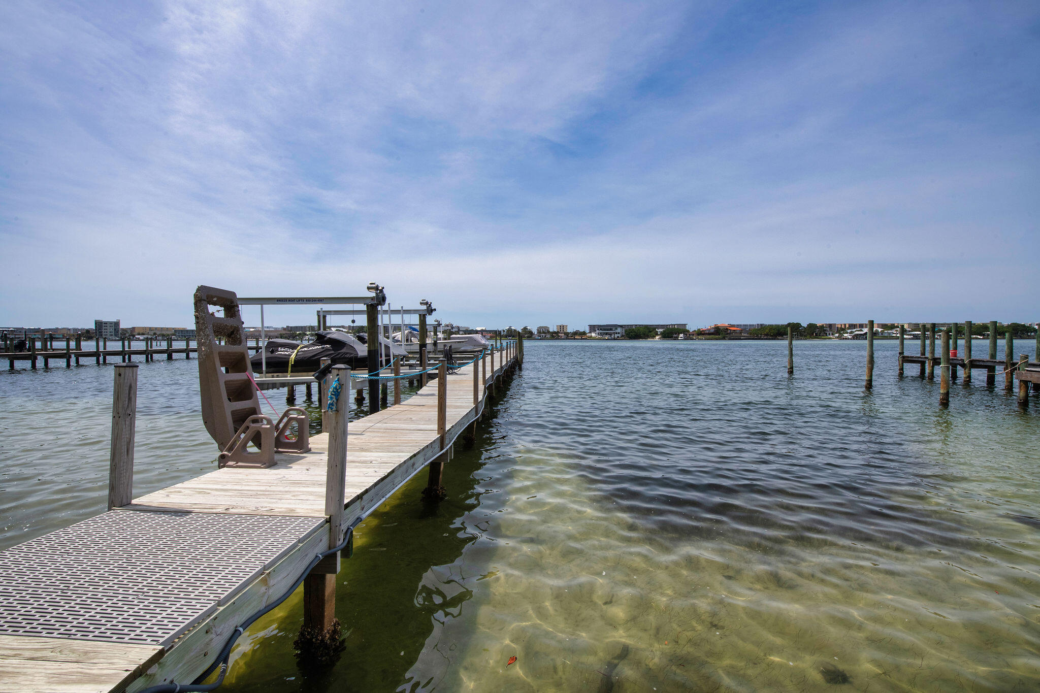 THE SOUND CONDOMINIUM - Residential