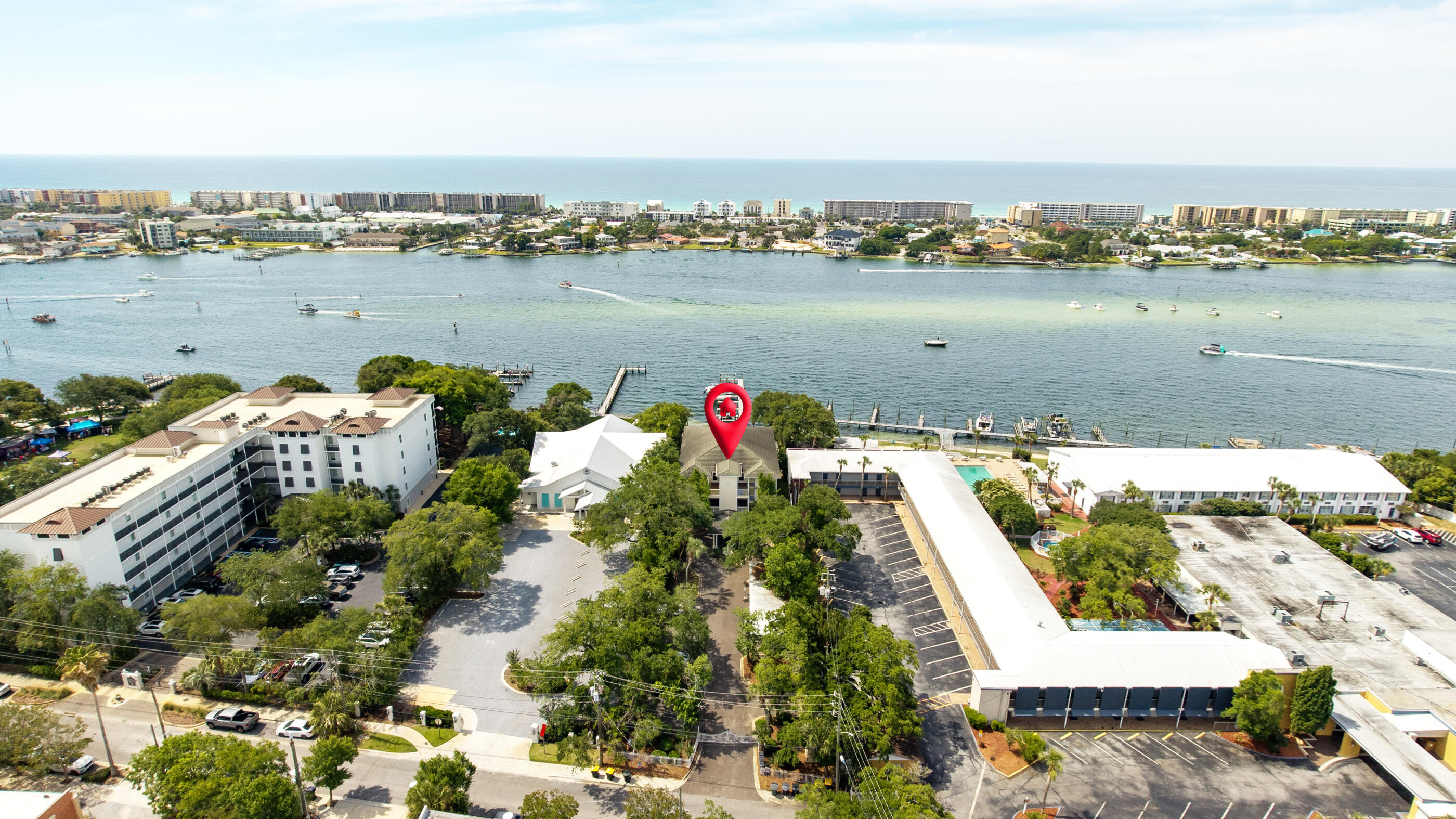 THE SOUND CONDOMINIUM - Residential