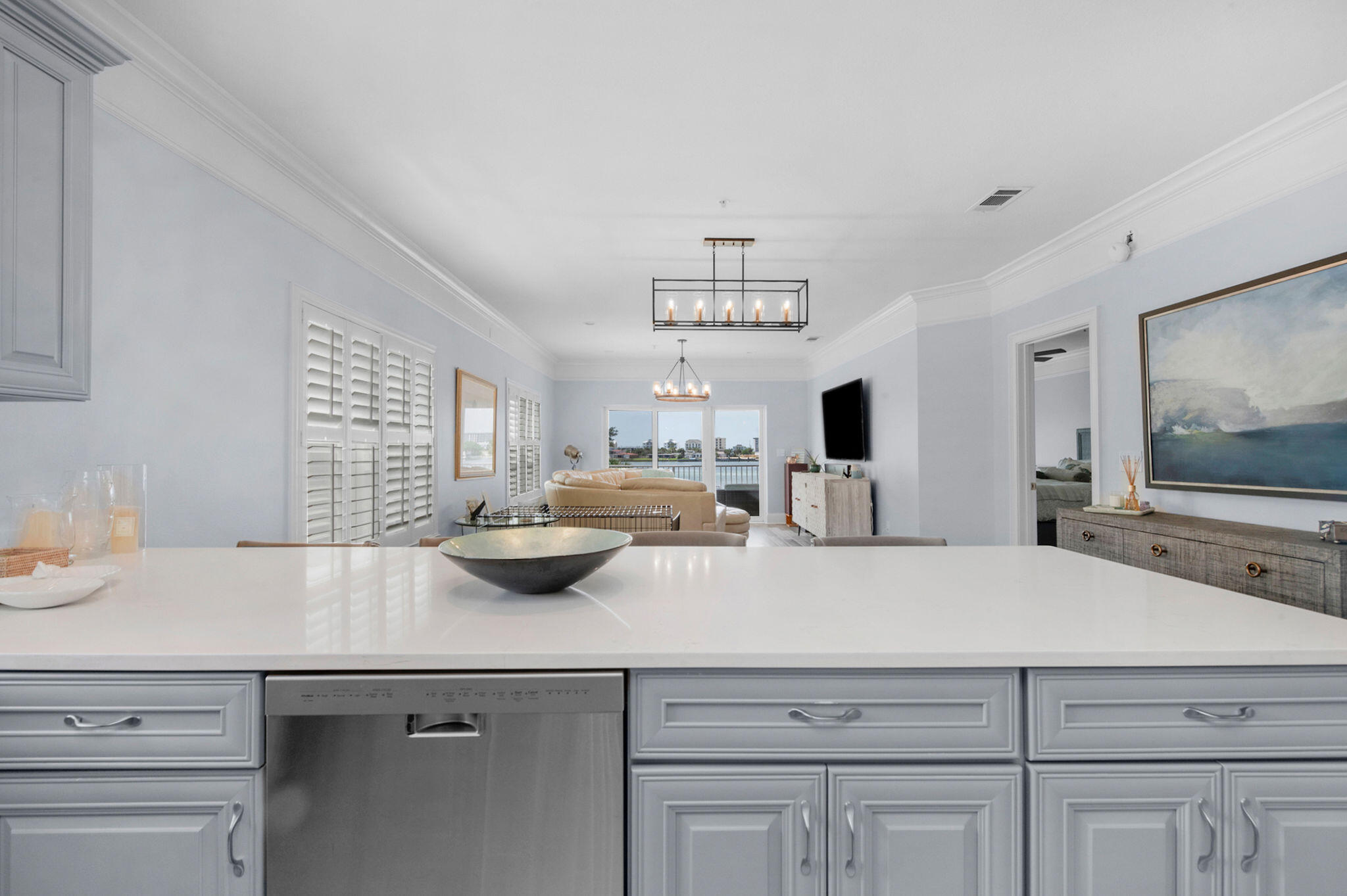 THE SOUND CONDOMINIUM - Residential
