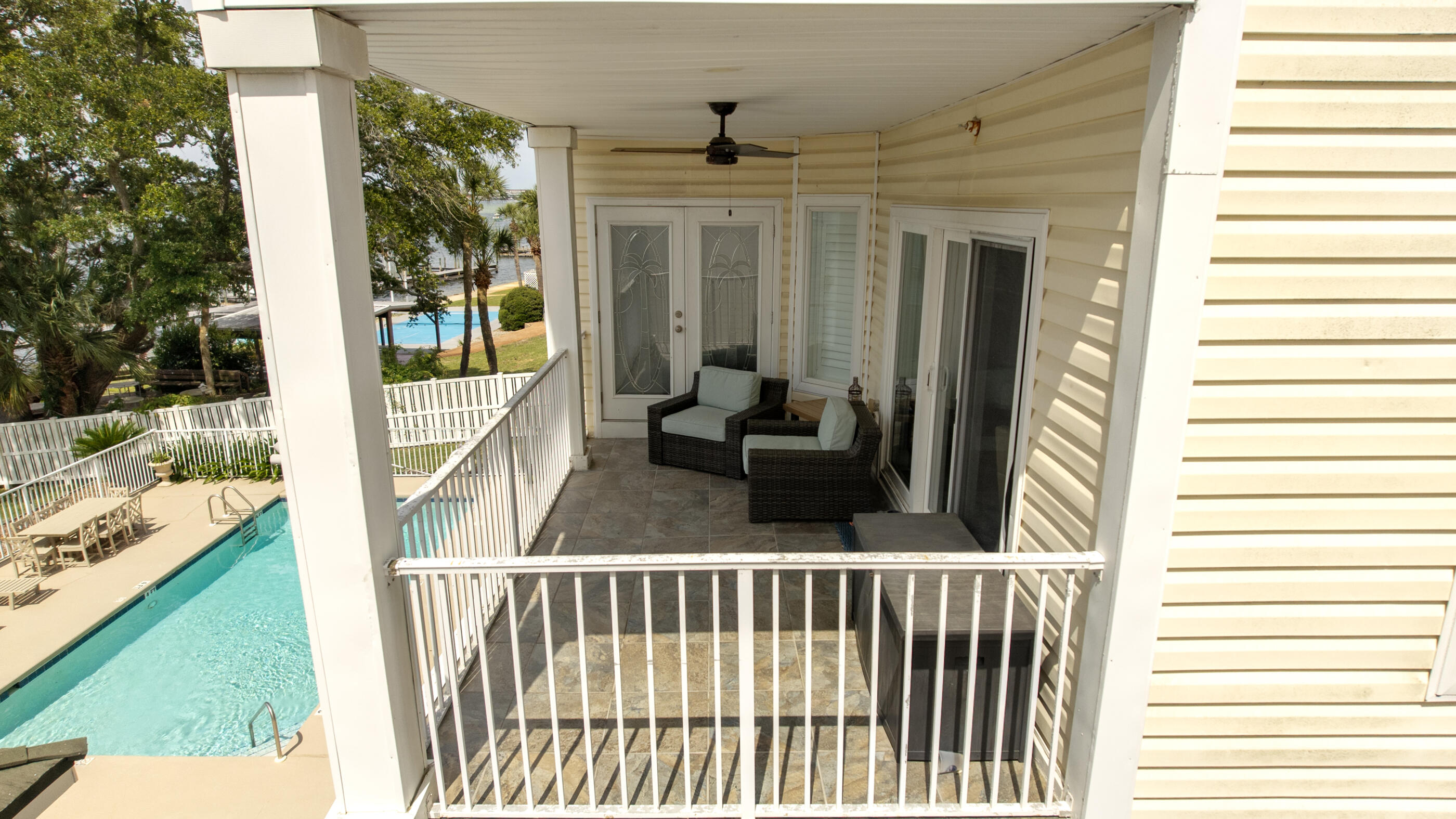 THE SOUND CONDOMINIUM - Residential