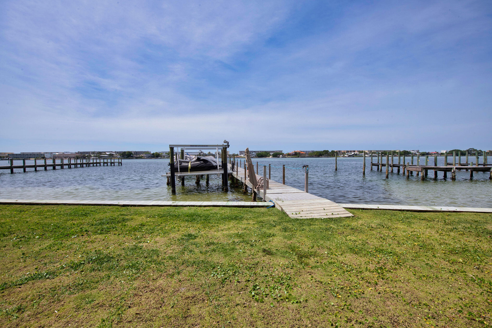 THE SOUND CONDOMINIUM - Residential