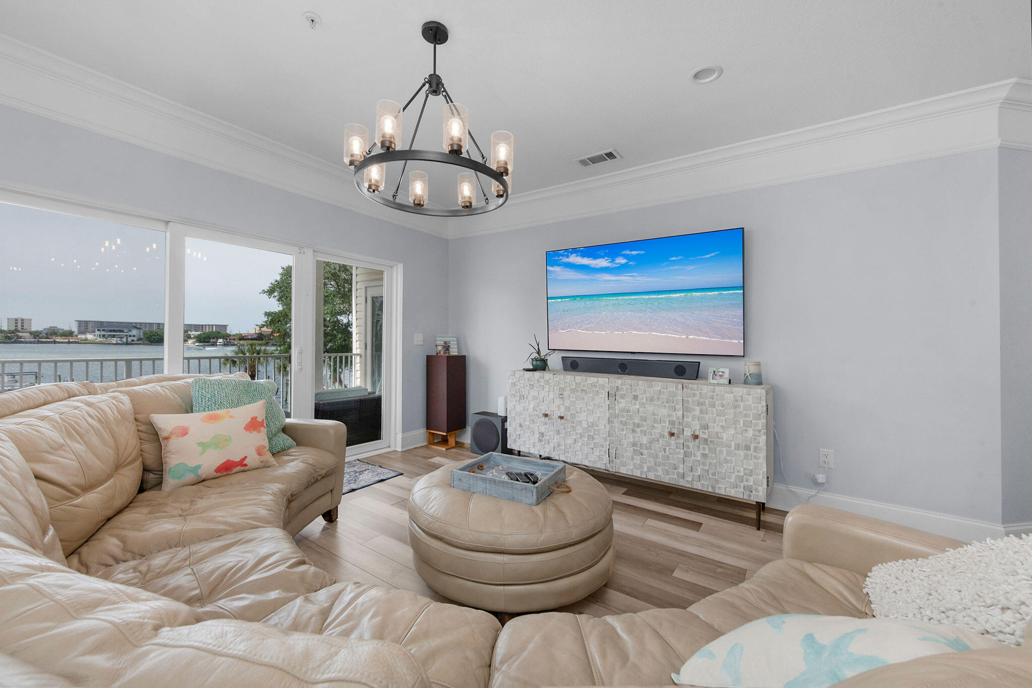 THE SOUND CONDOMINIUM - Residential