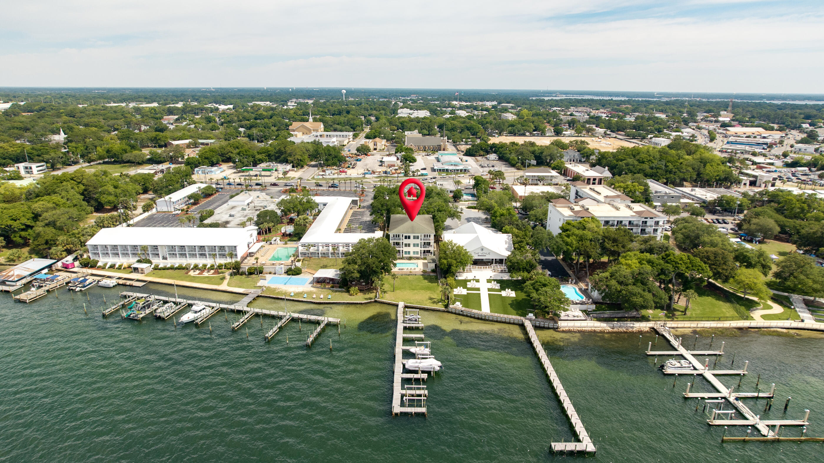 THE SOUND CONDOMINIUM - Residential