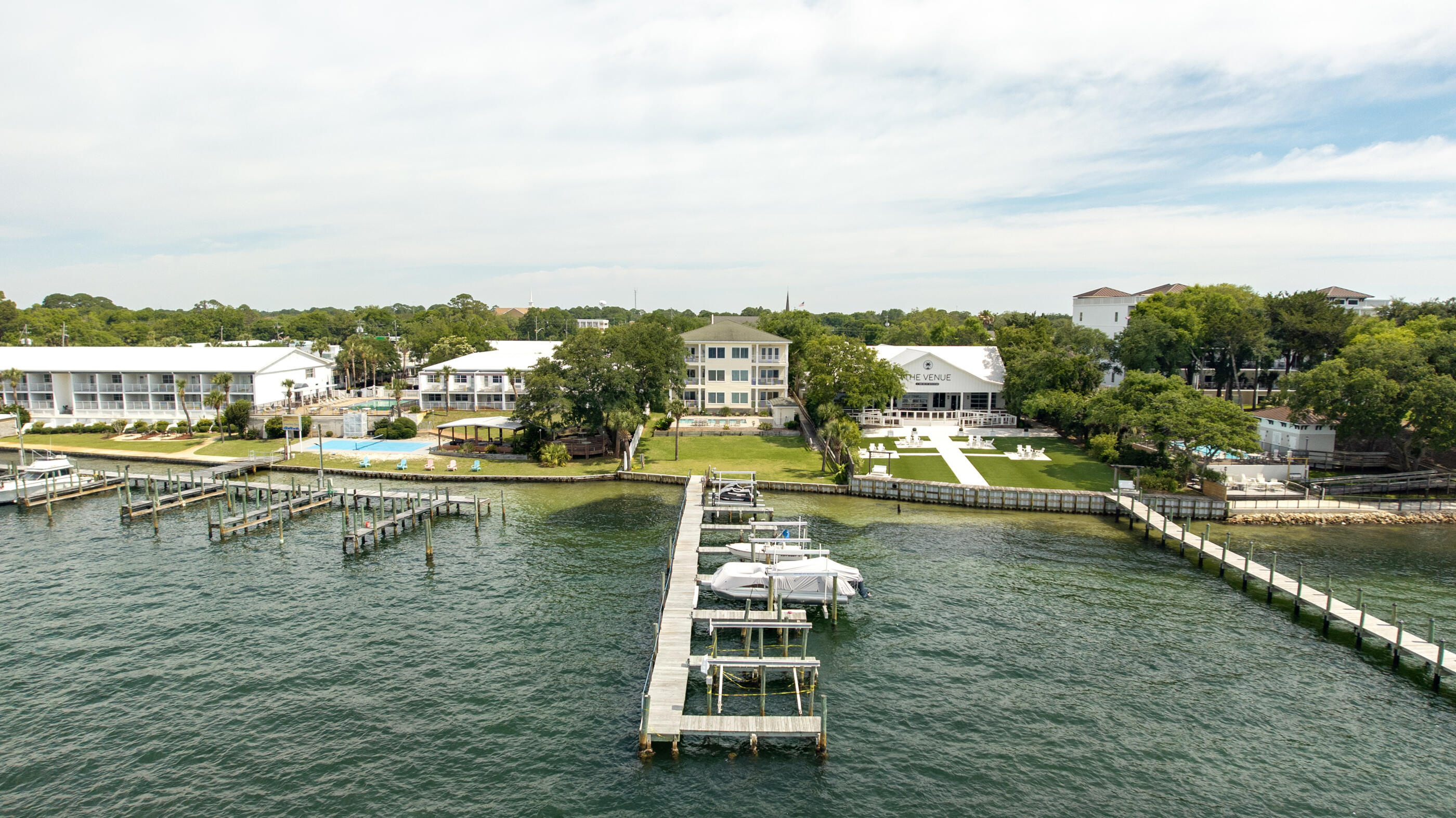 THE SOUND CONDOMINIUM - Residential