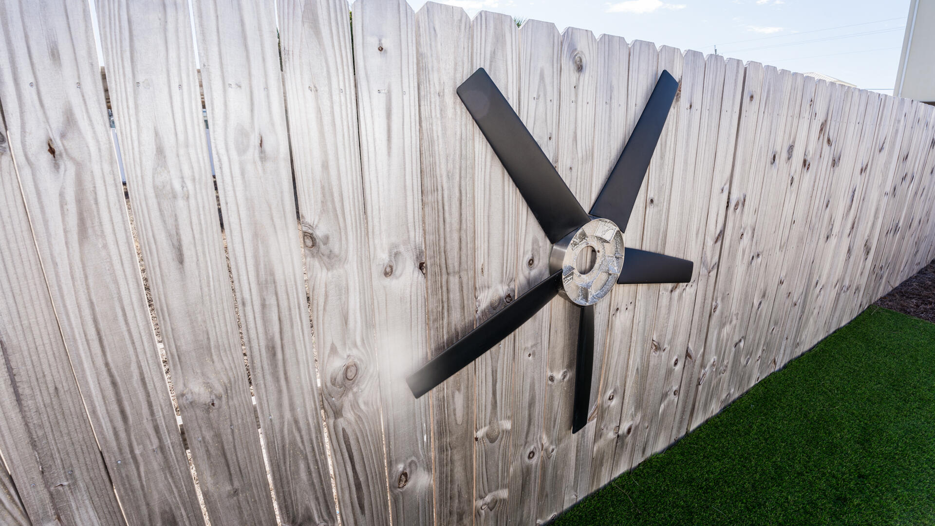 BID-A-WEE S/D - Residential