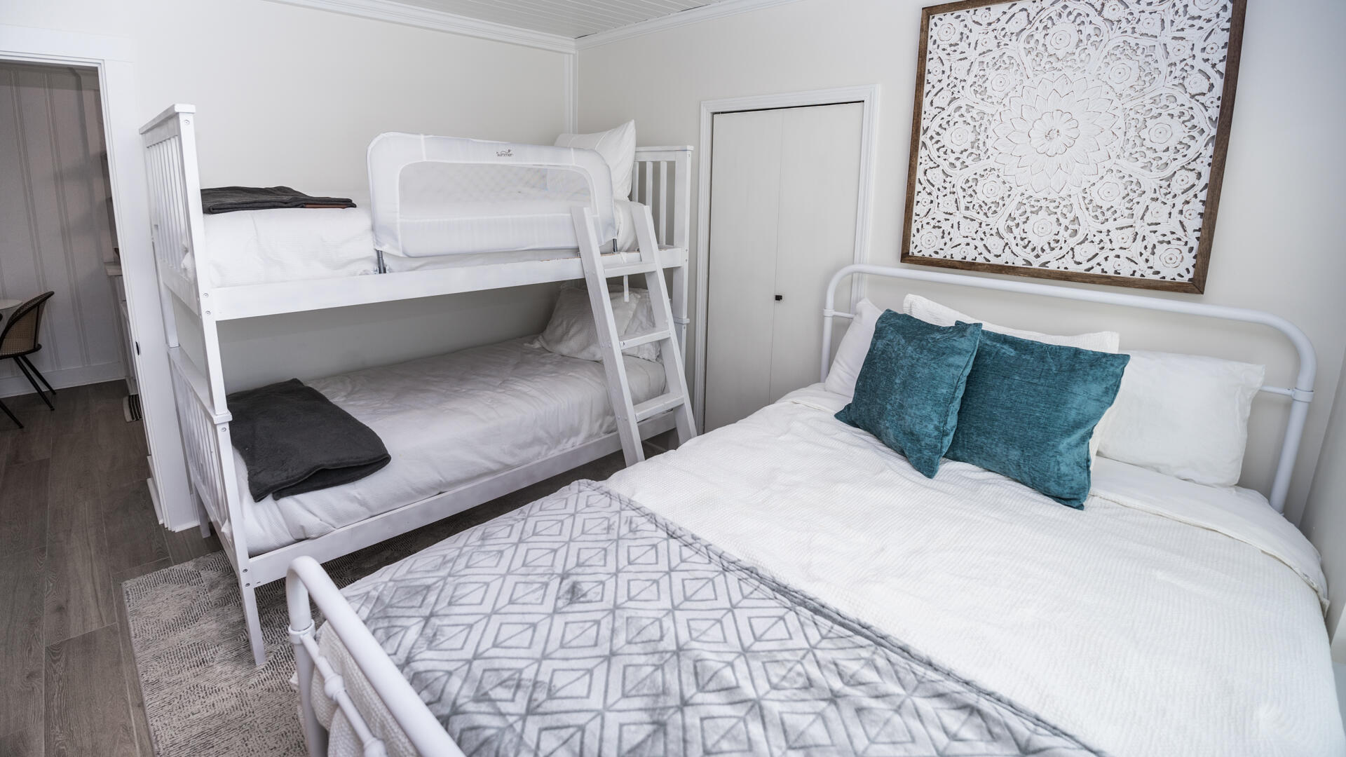 BID-A-WEE S/D - Residential