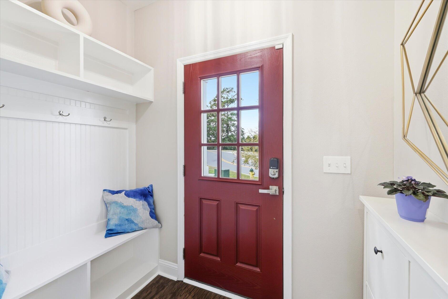 8701 Glenoak Trail