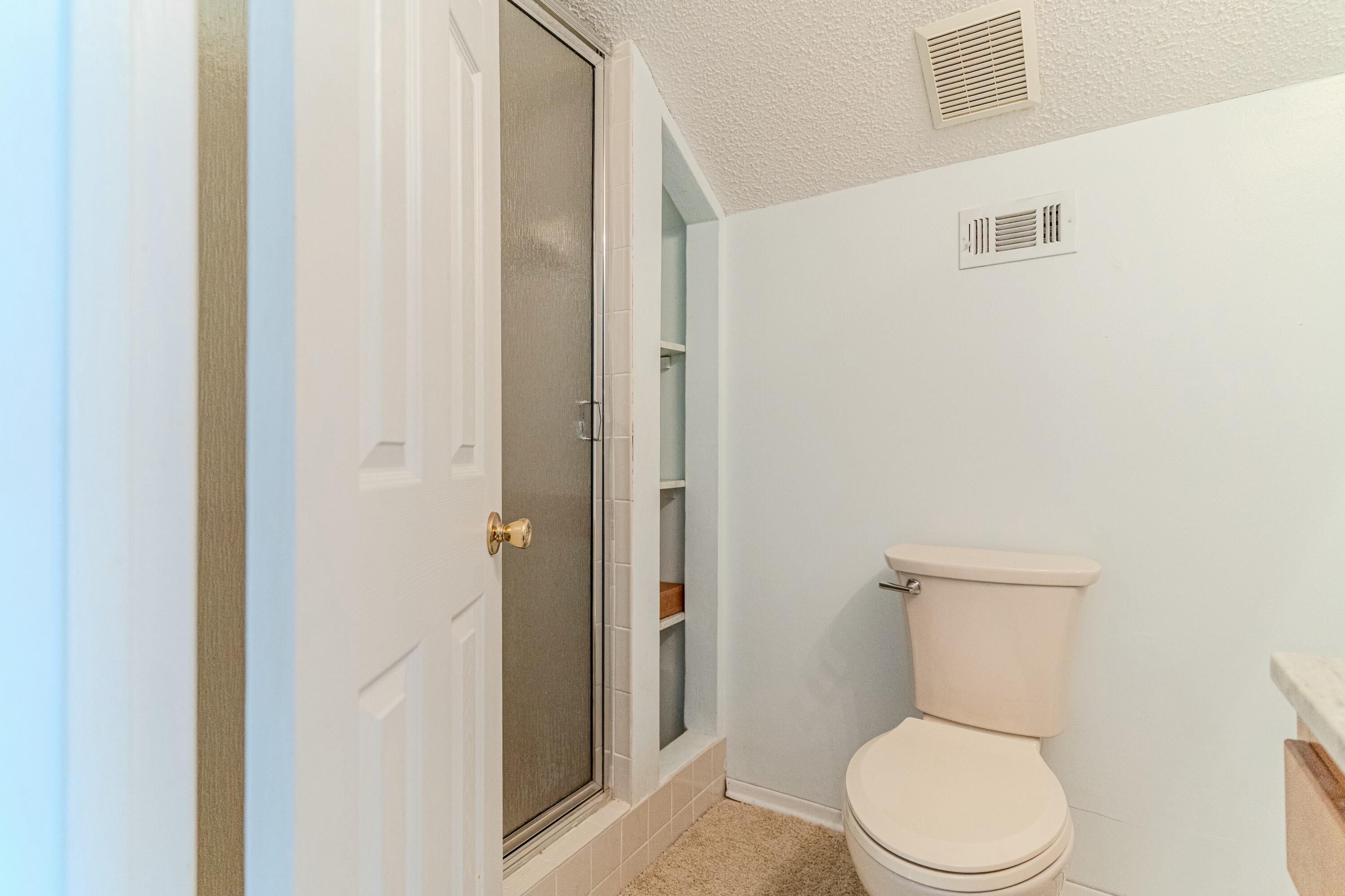 COLLEGE OAKS - Residential