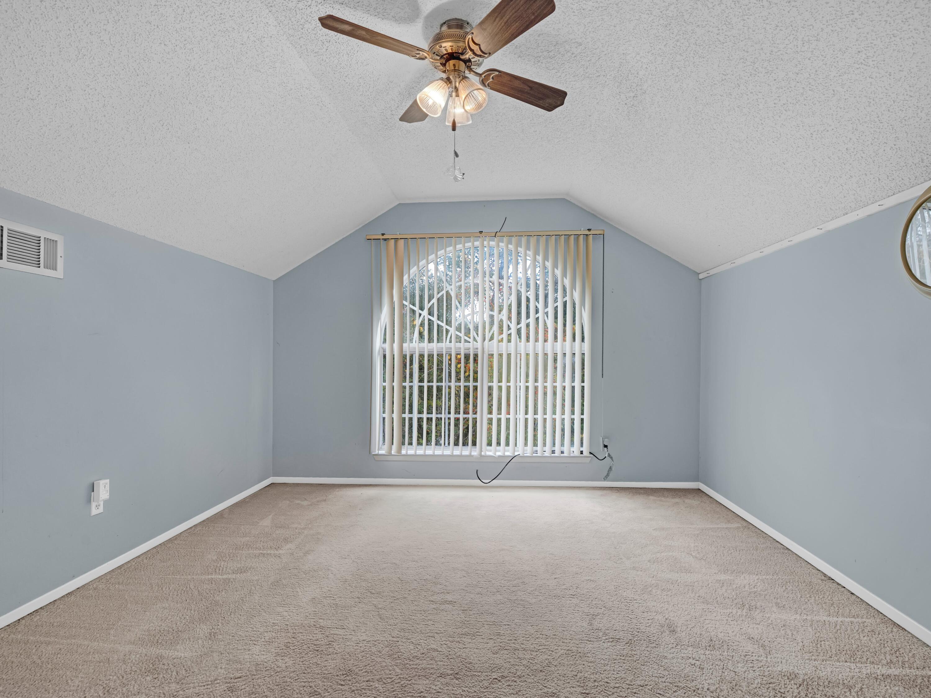 COLLEGE OAKS - Residential