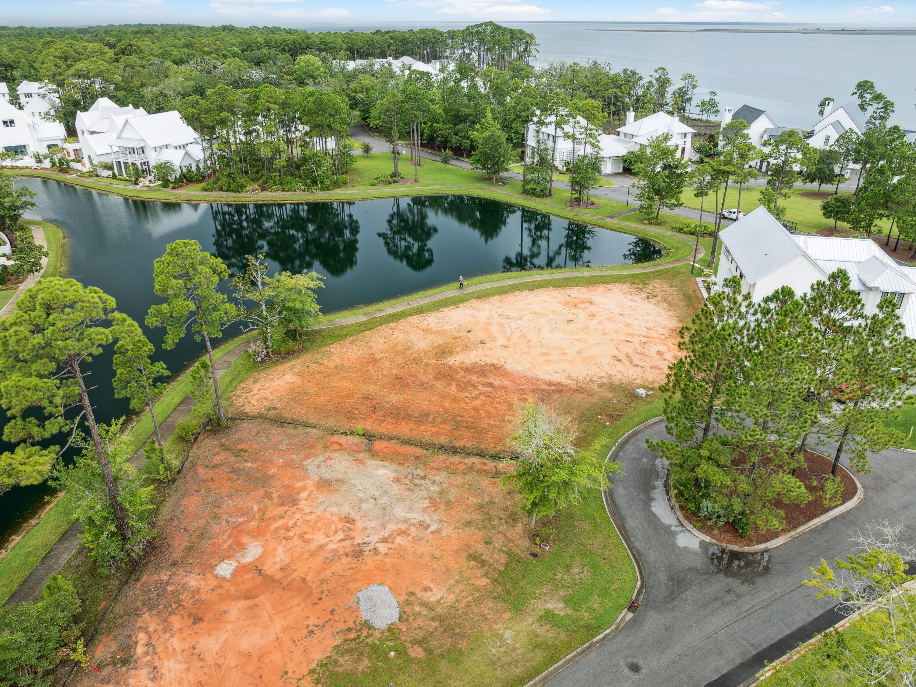 CHURCHILL OAKS - Residential