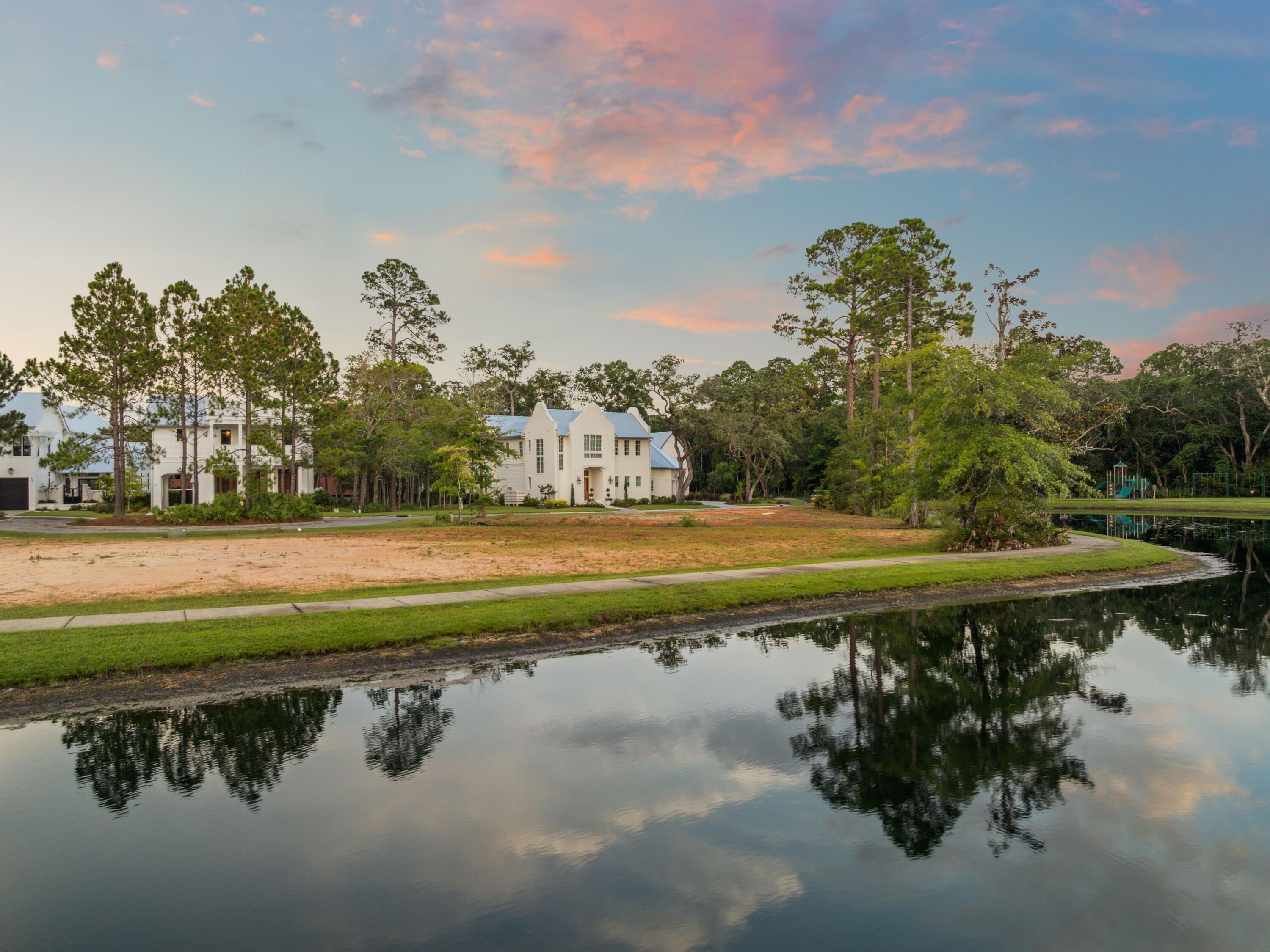 CHURCHILL OAKS - Residential