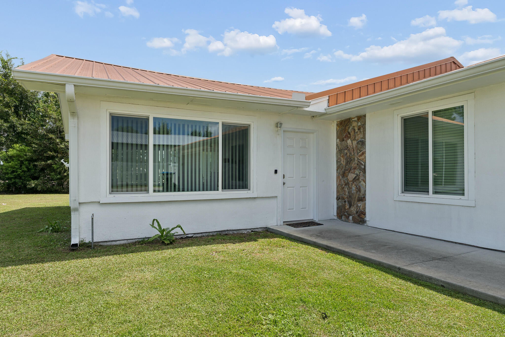 2742 E Highway 390