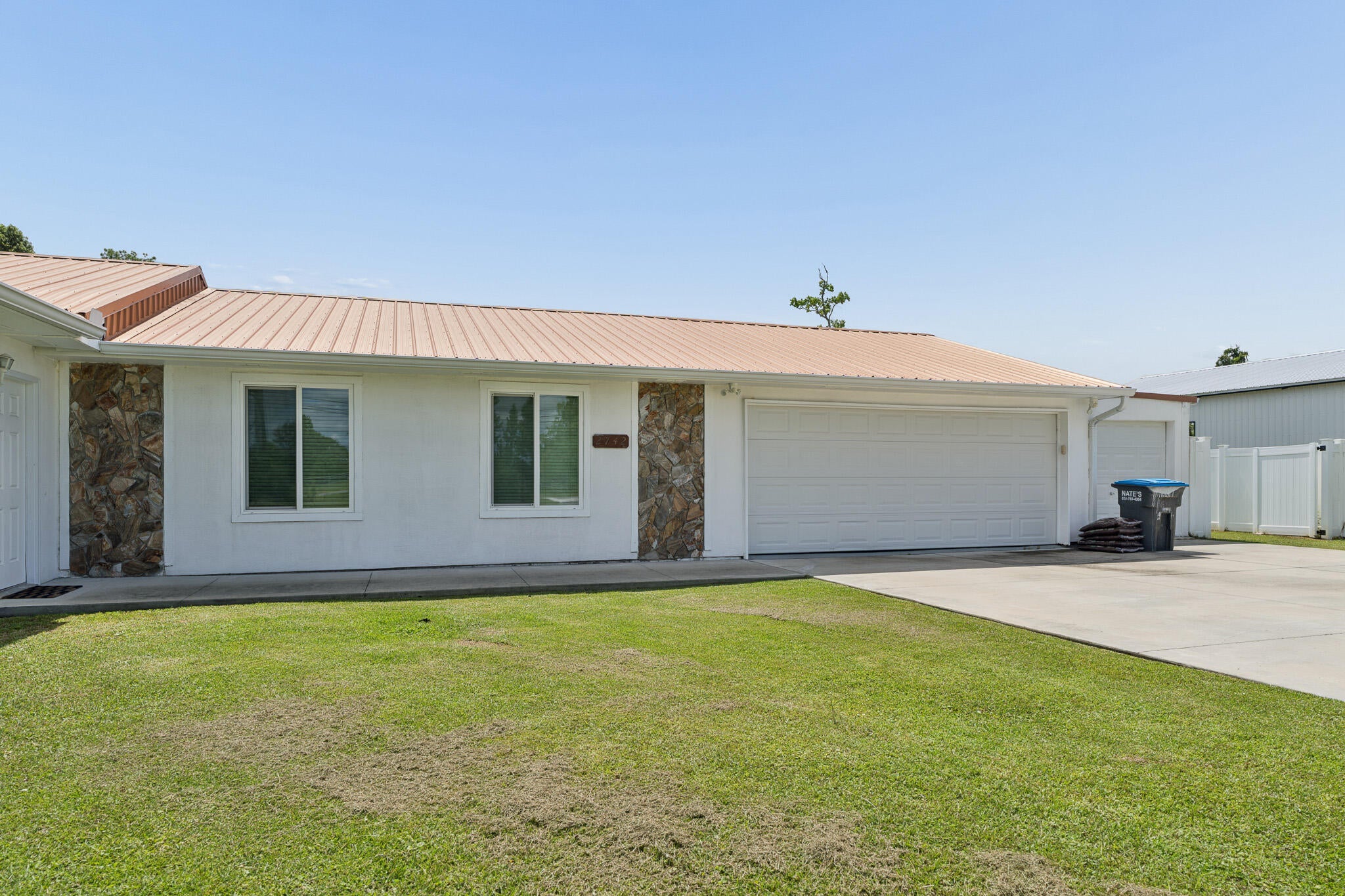2742 E Highway 390