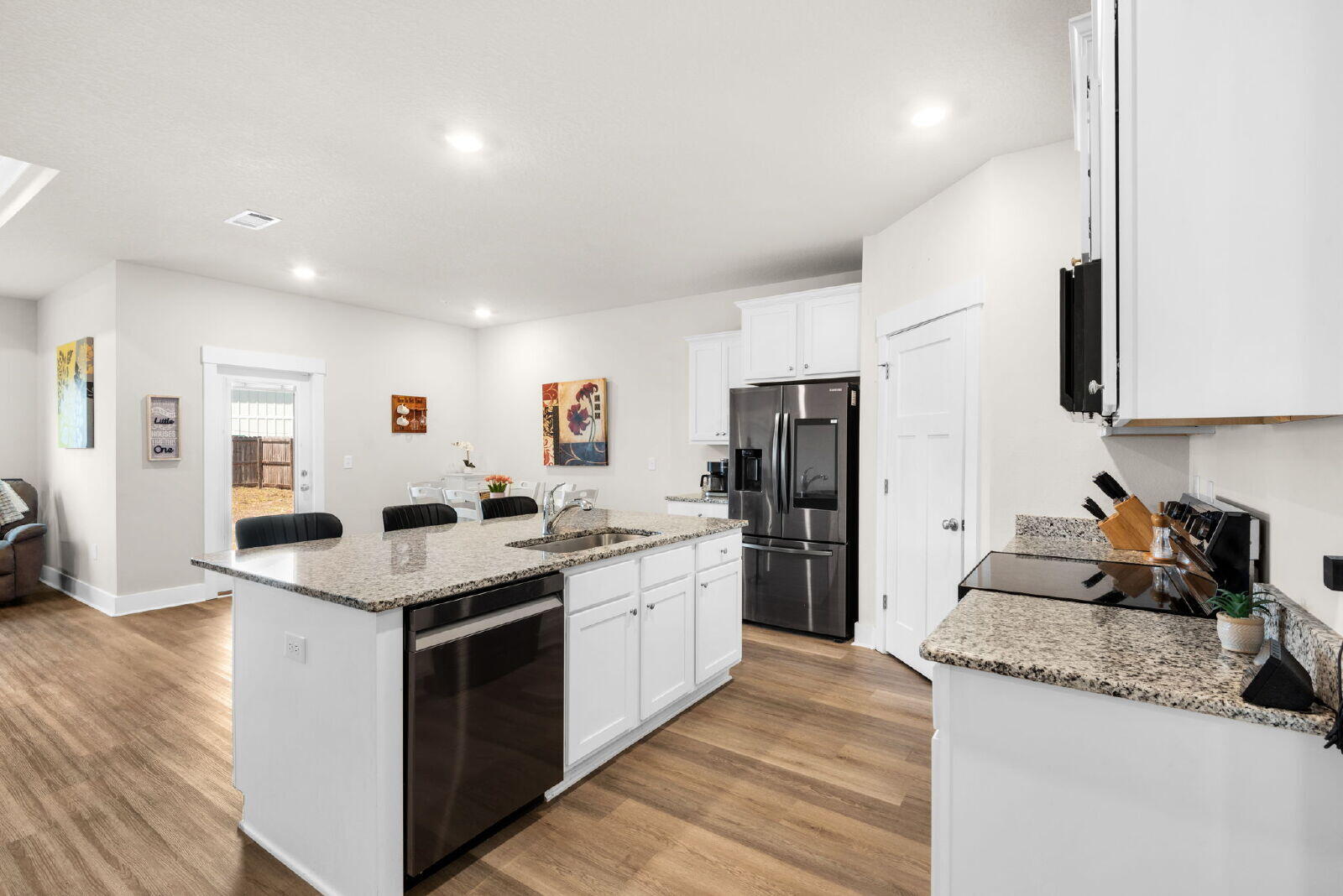 FOREST BAY ESTATES - Residential Lease