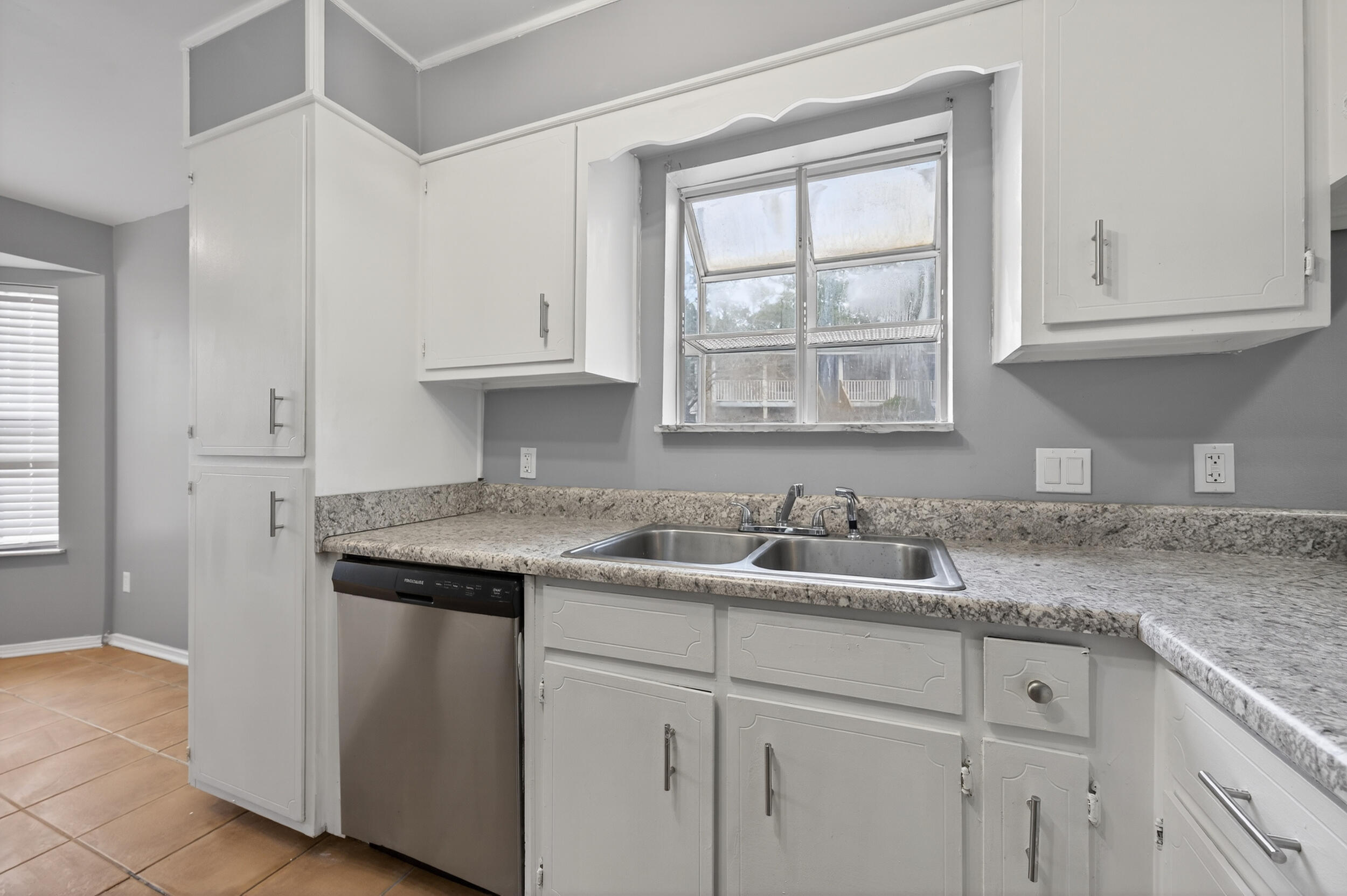 LA CHATEAU - Residential