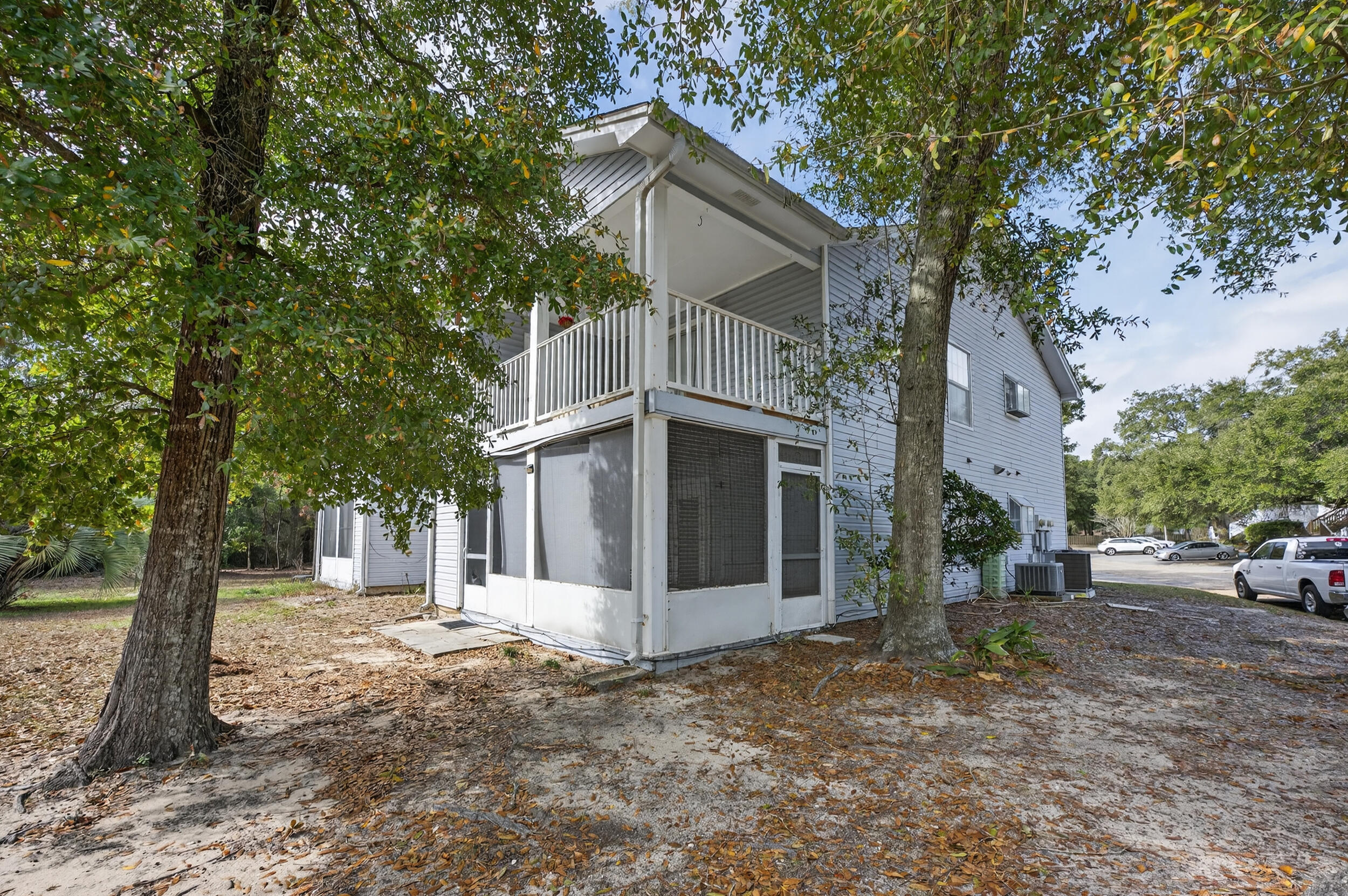 LA CHATEAU - Residential