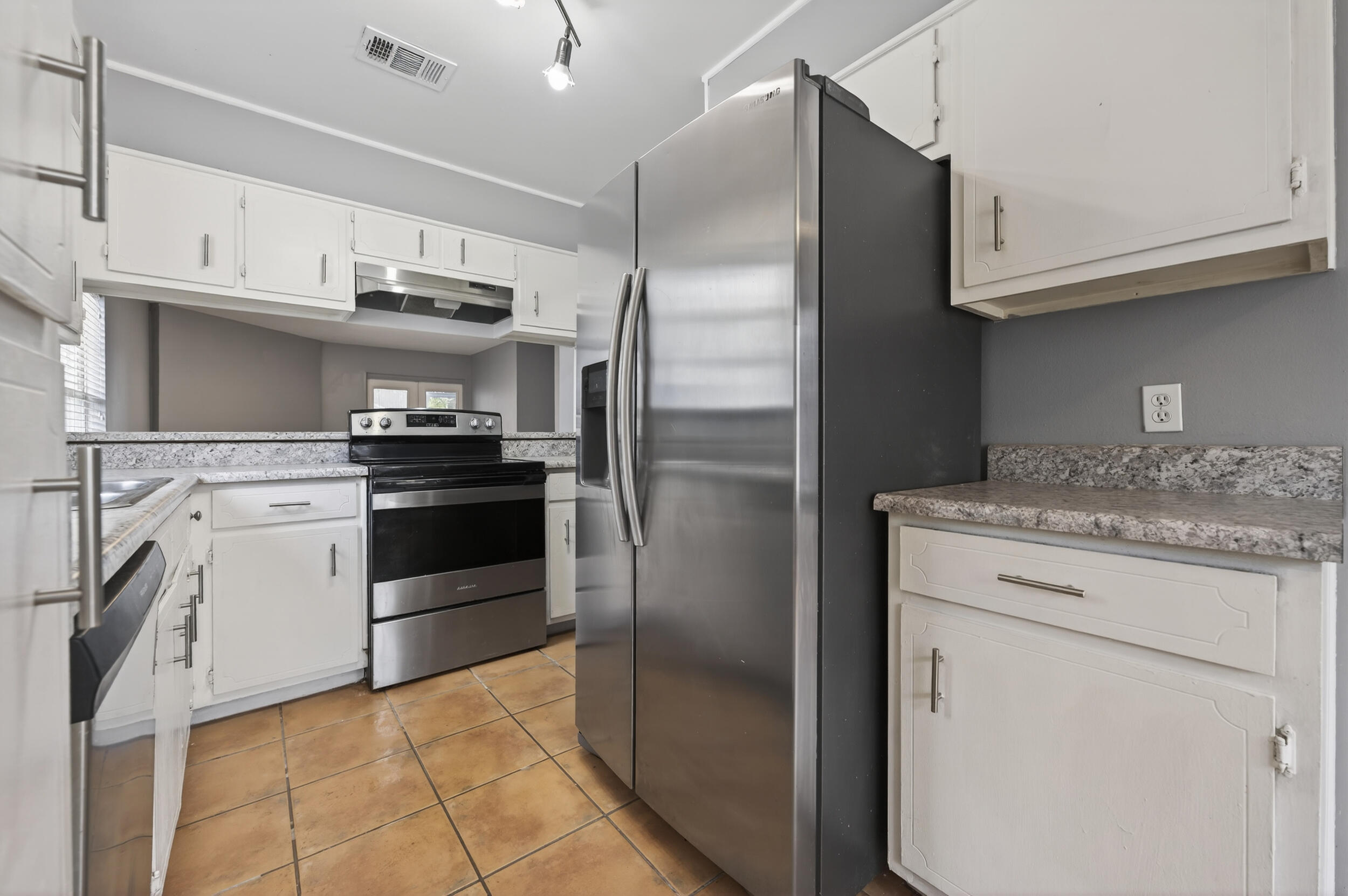 LA CHATEAU - Residential