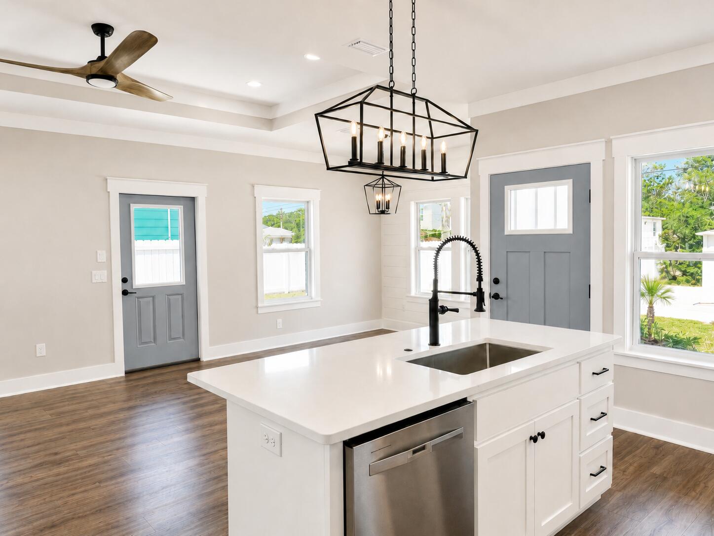 LAGUNA BEACH - Residential
