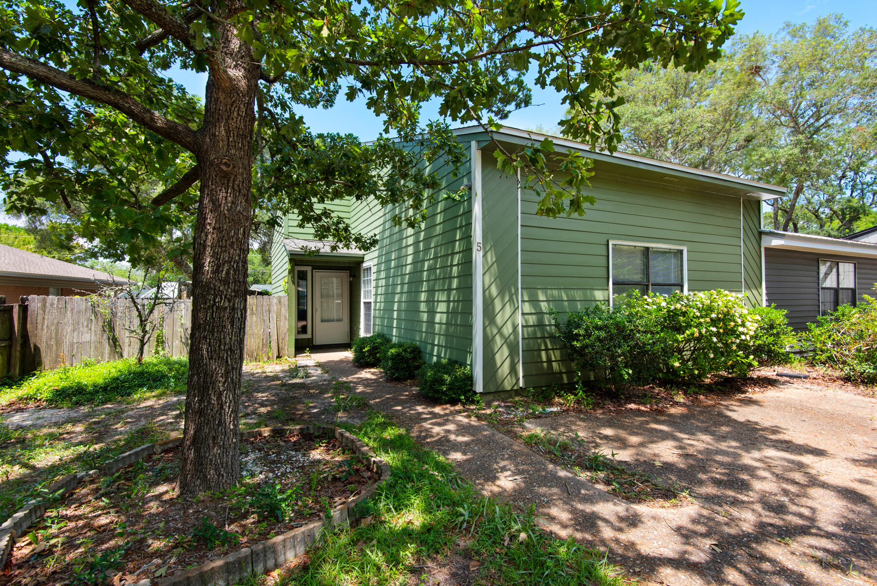 PILLAR OAKS - Residential Lease