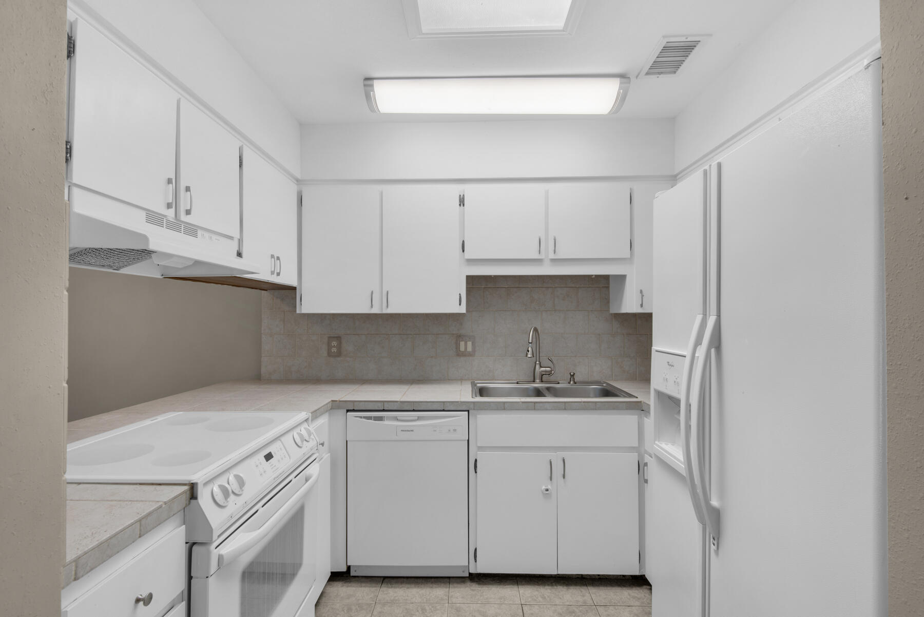 PILLAR OAKS - Residential Lease