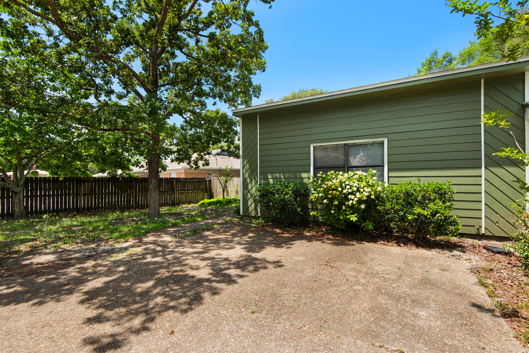 PILLAR OAKS - Residential Lease