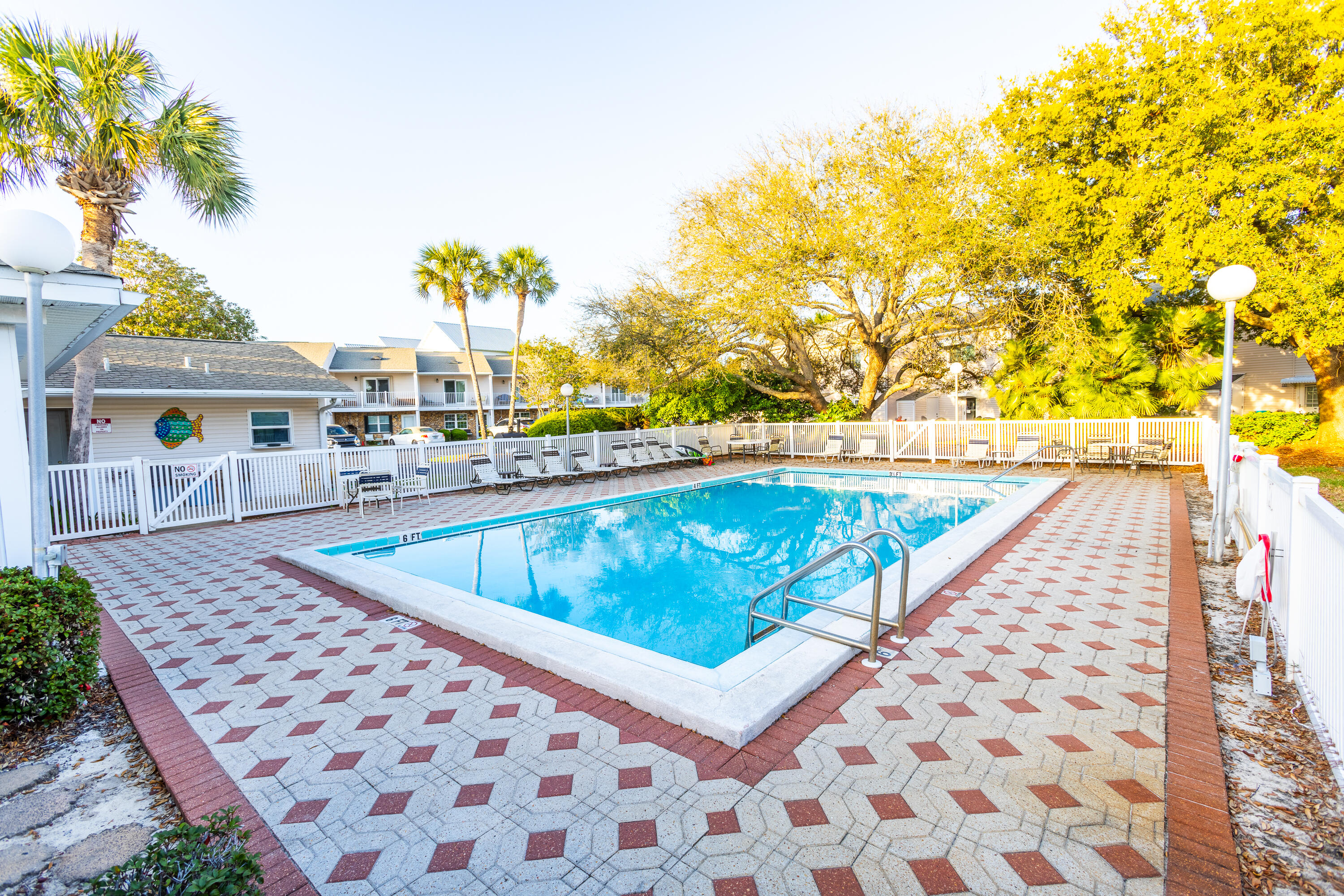 WOODLAND SHORES T/H PH 1 - Residential